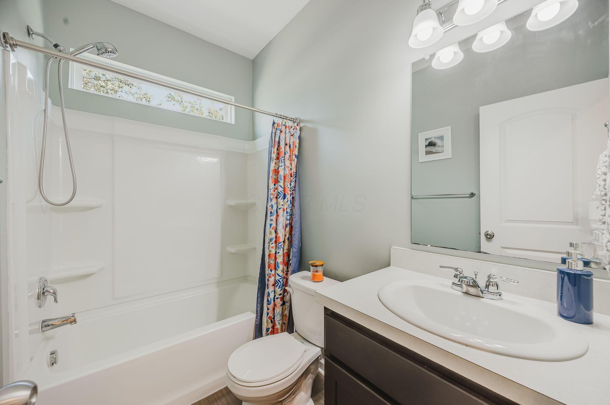 1152 Lake Forest Drive Property Photo 9