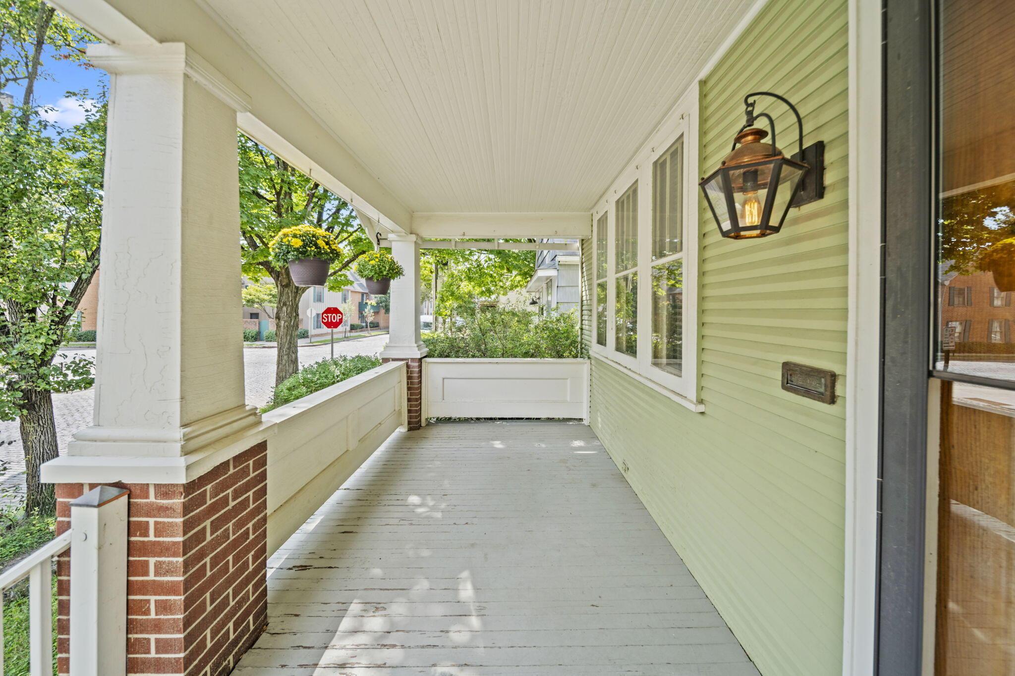284 E Kossuth Street Property Photo 9
