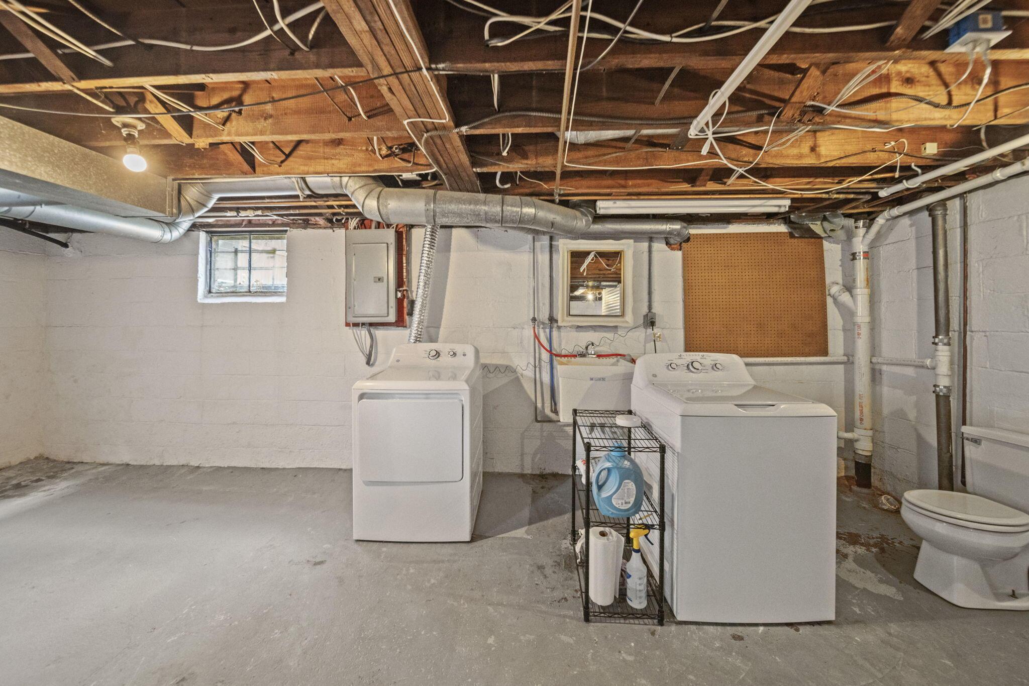 284 E Kossuth Street Property Photo 60