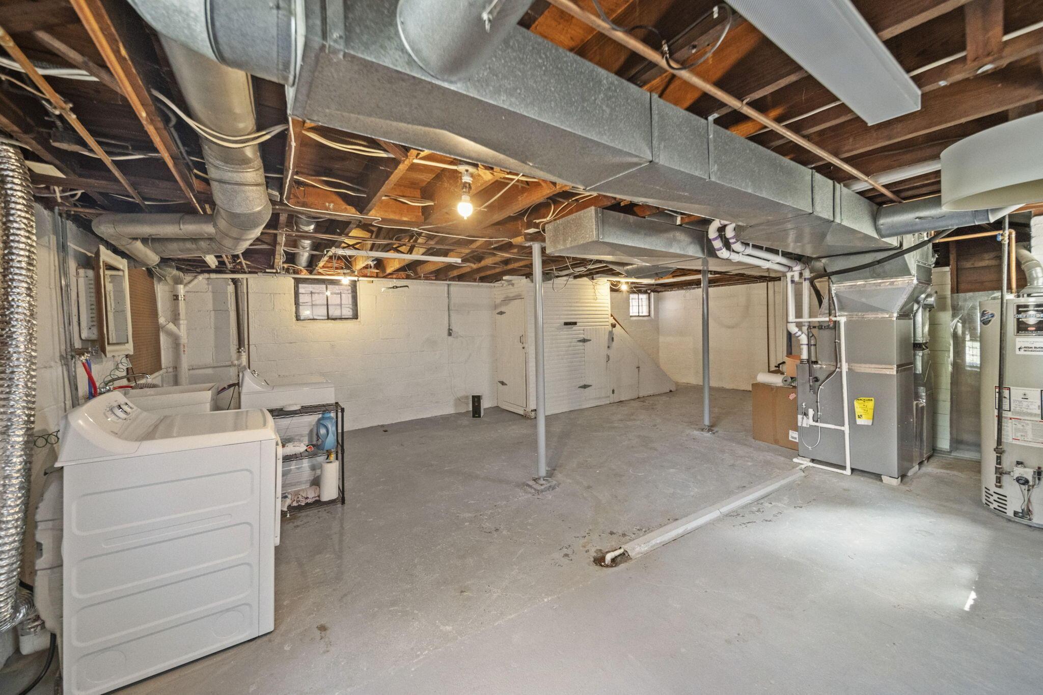 284 E Kossuth Street Property Photo 61