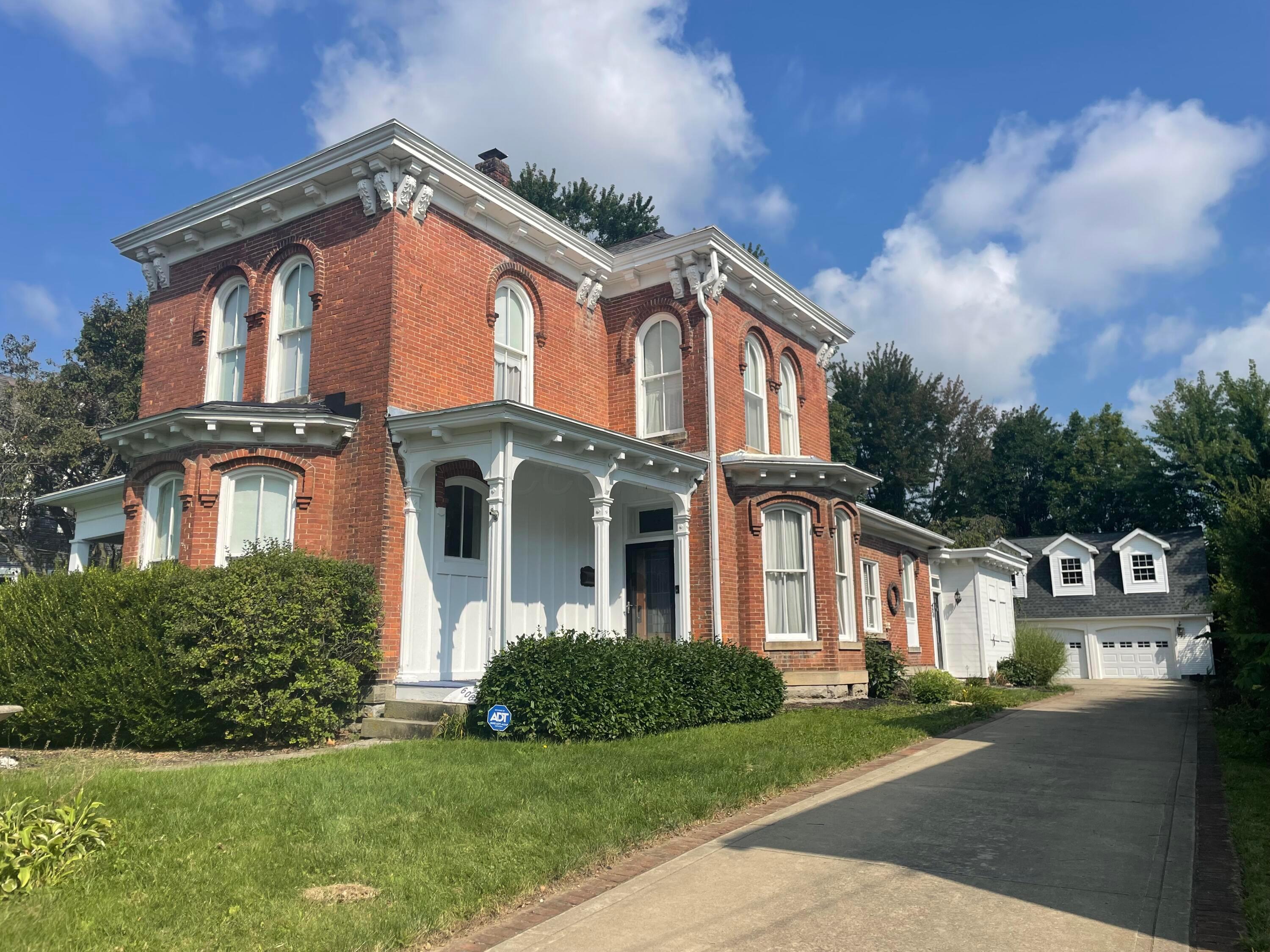 606 W 5th Street