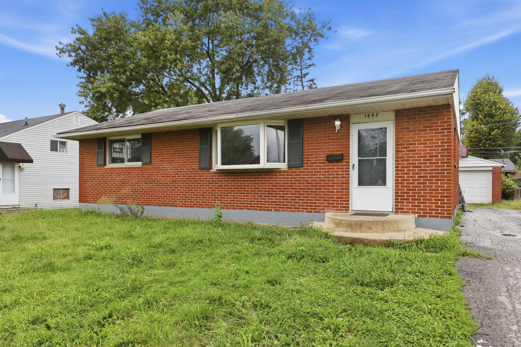 1497 Selkirk Road Property Photo 2