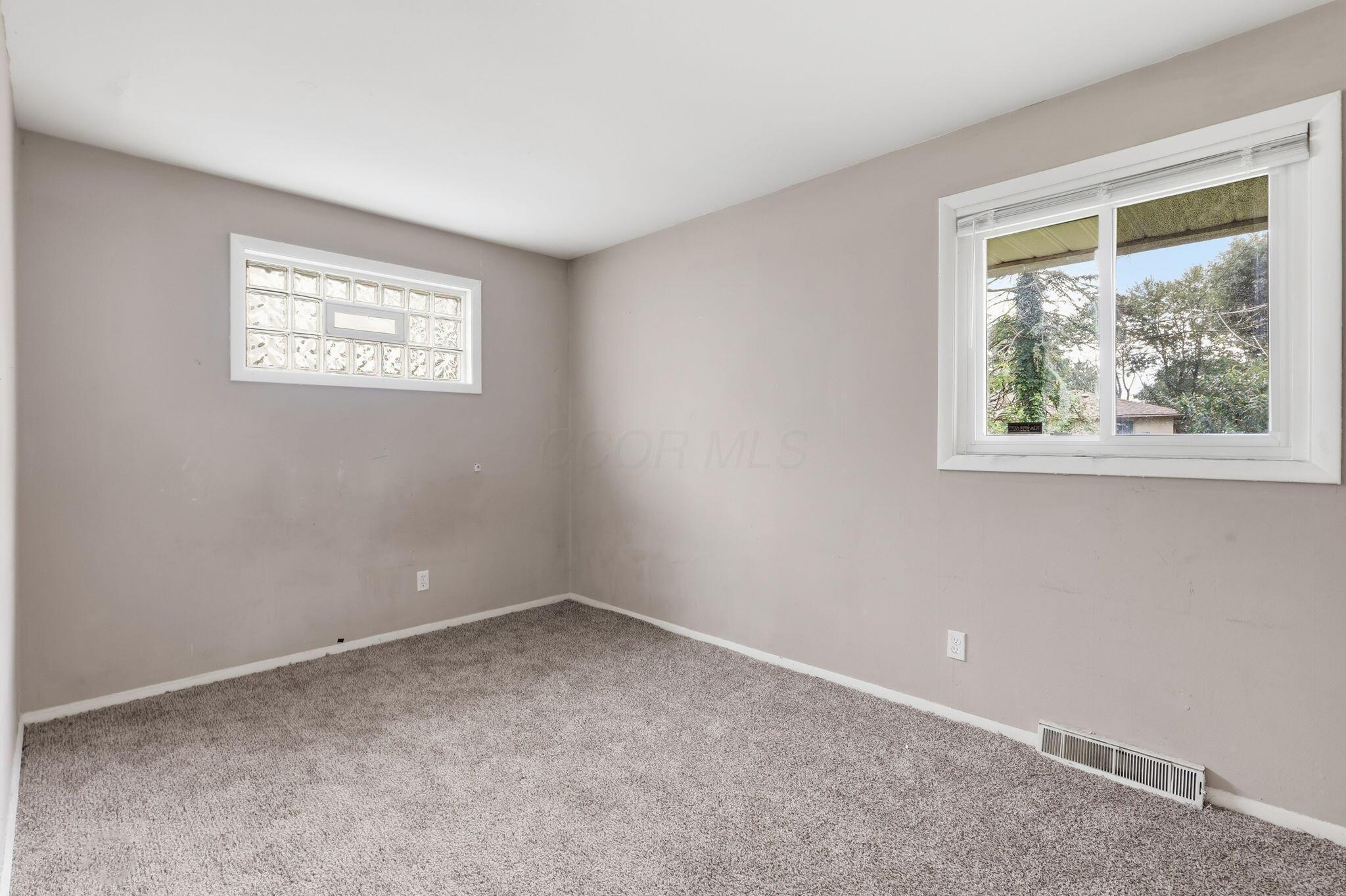 1497 Selkirk Road Property Photo 10