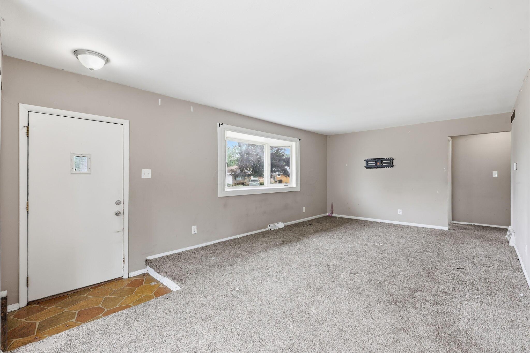 1497 Selkirk Road Property Photo 14