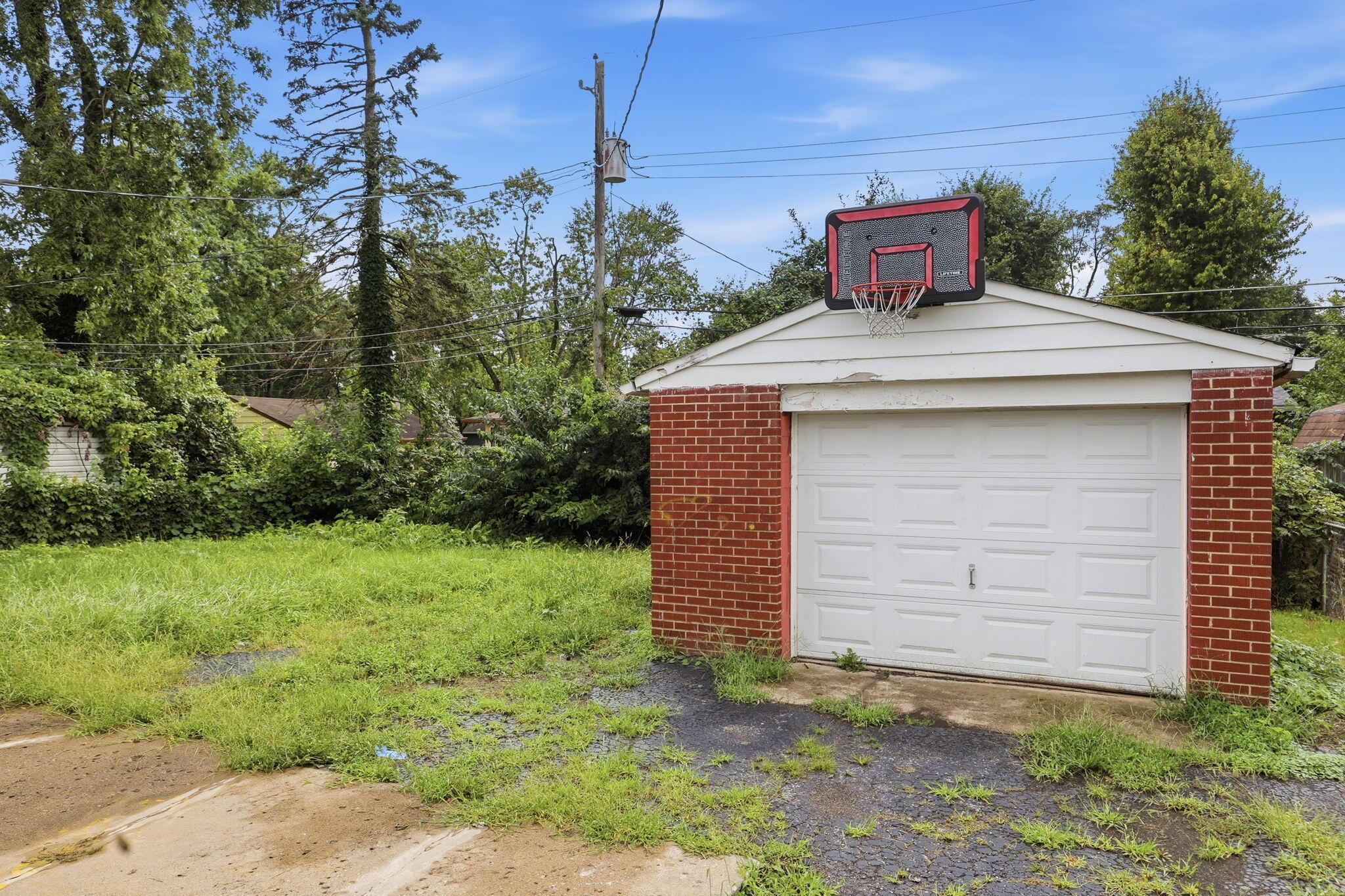 1497 Selkirk Road Property Photo 31