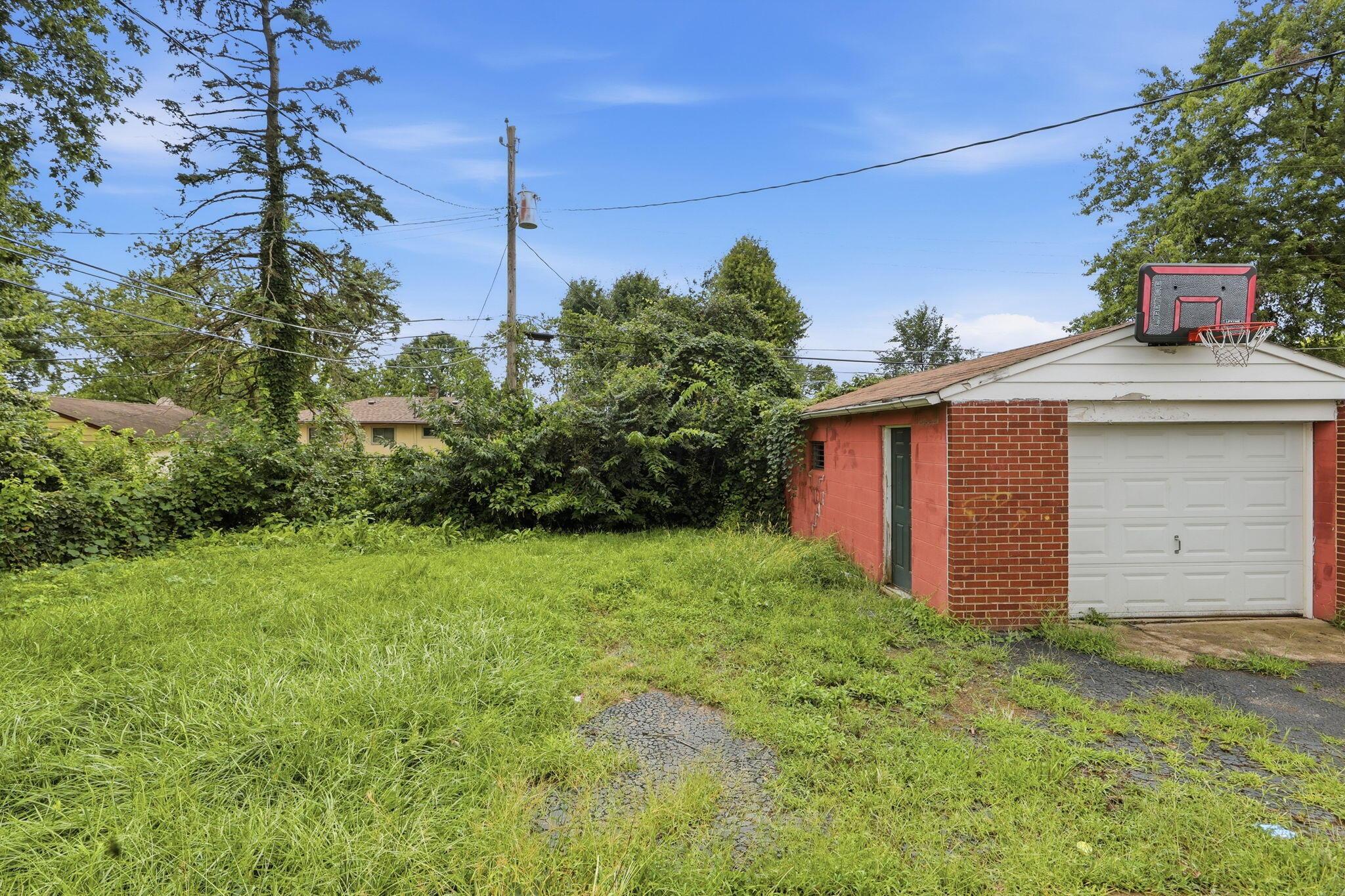1497 Selkirk Road Property Photo 33