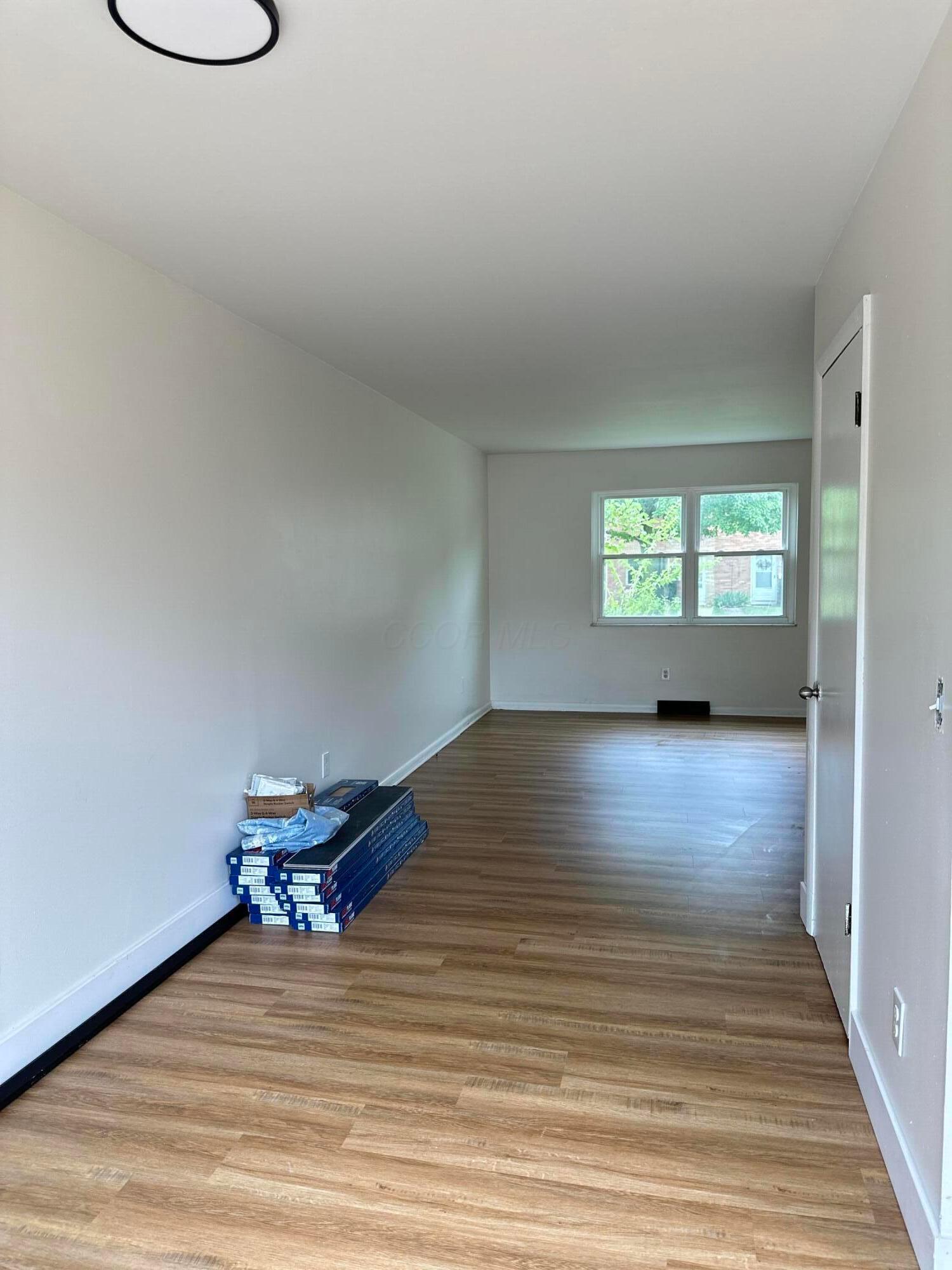 1133 Mccarley Drive E Property Photo 3