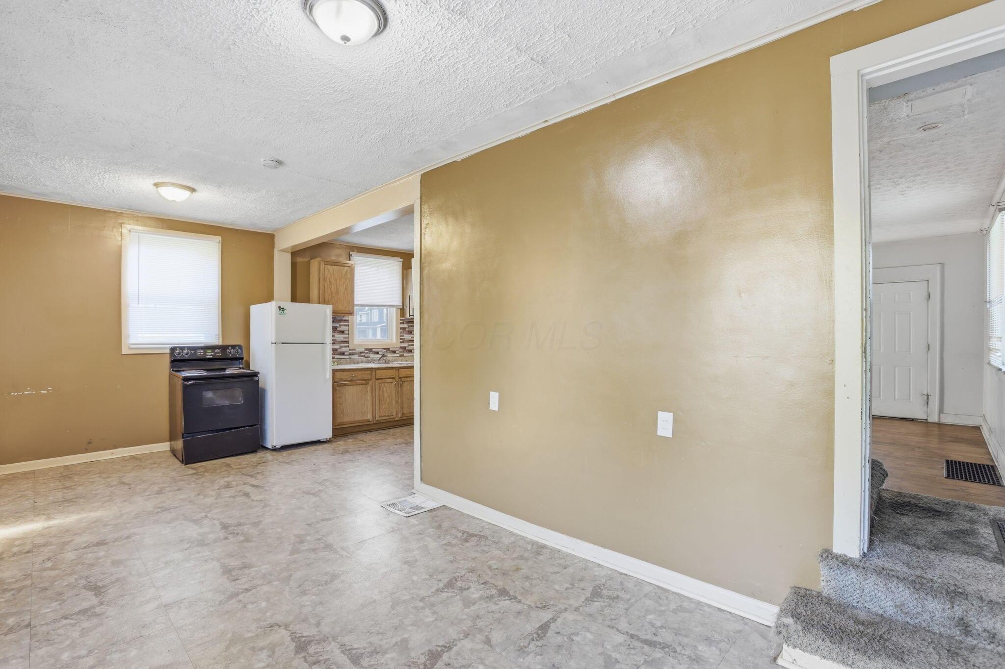 223 N Wayne Avenue Property Photo 10