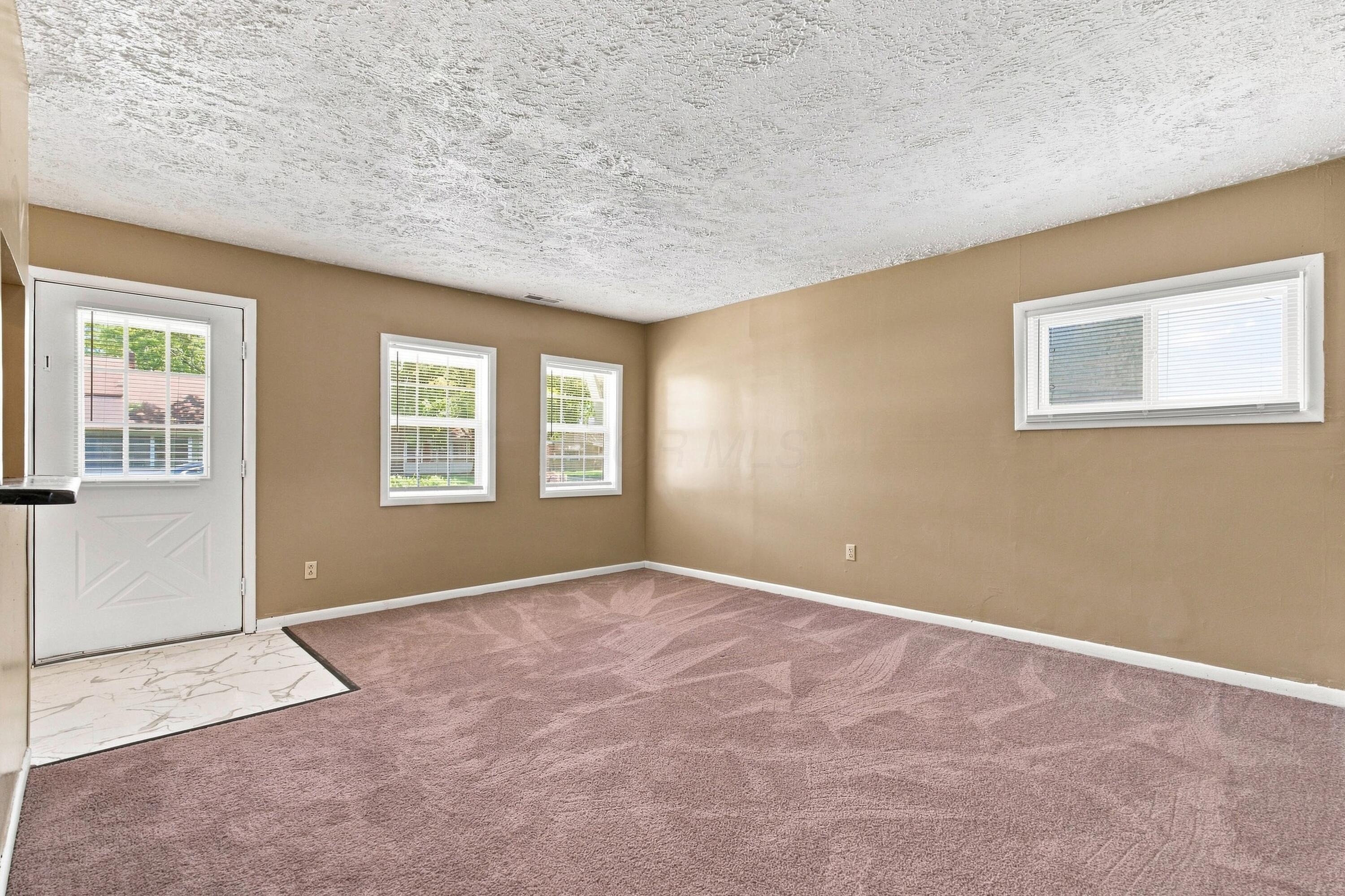 2049 Jermain Drive Property Photo 5