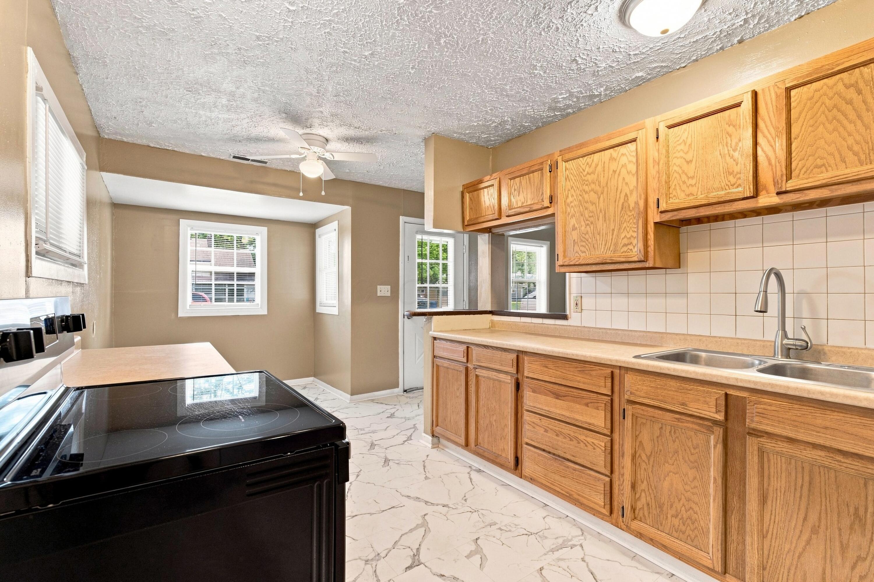 2049 Jermain Drive Property Photo 14