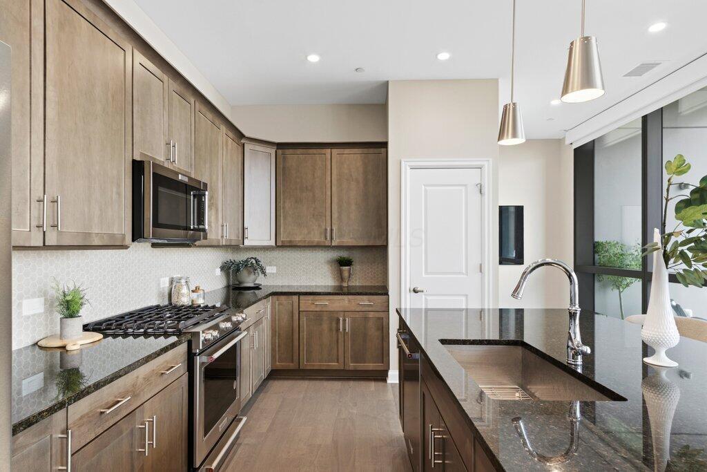 225 John H Mcconnell Boulevard, 609 Property Photo 20