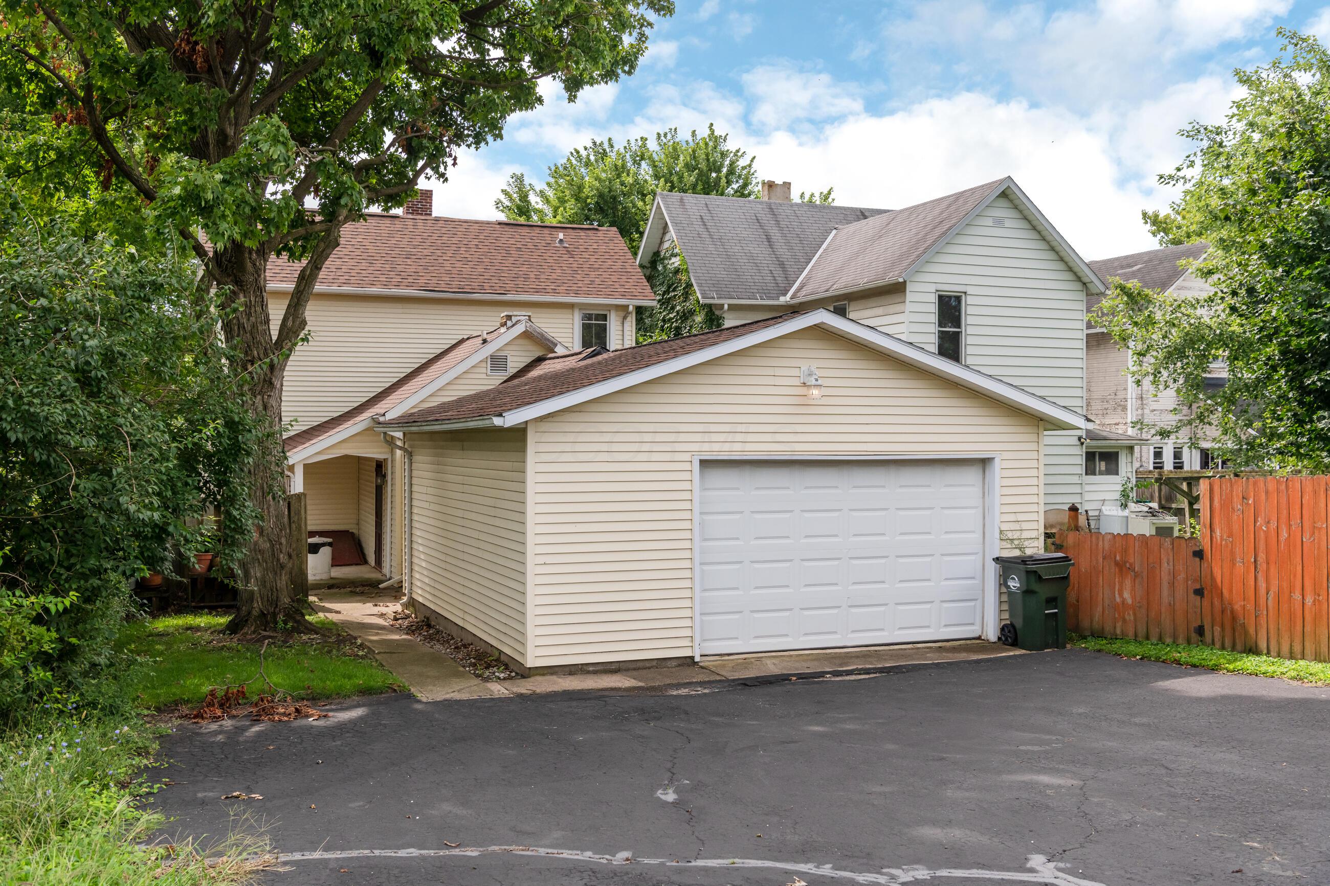 234 Laurel Oak Street Property Photo 5