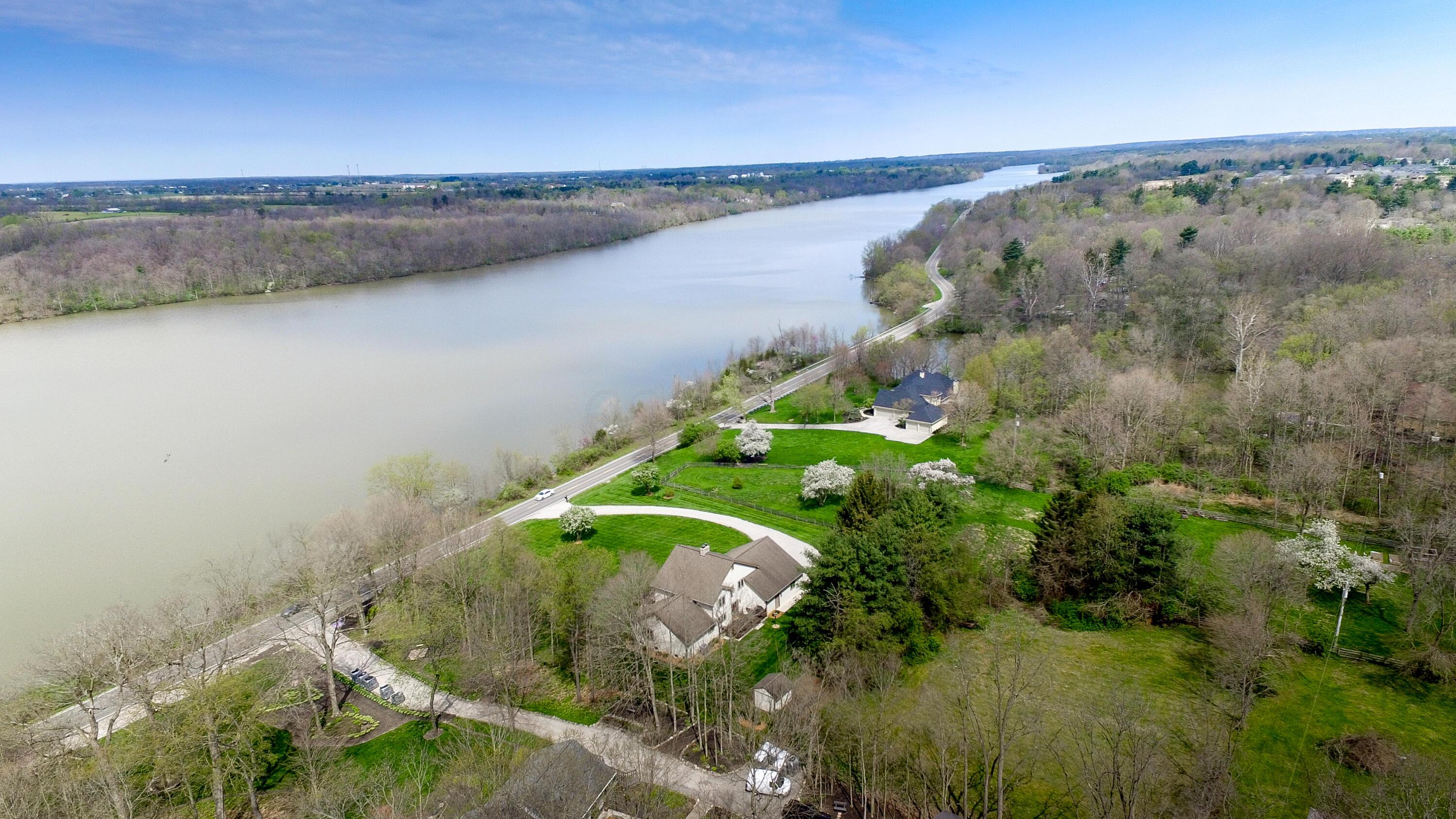 7263 Riverside Drive Property Photo 14