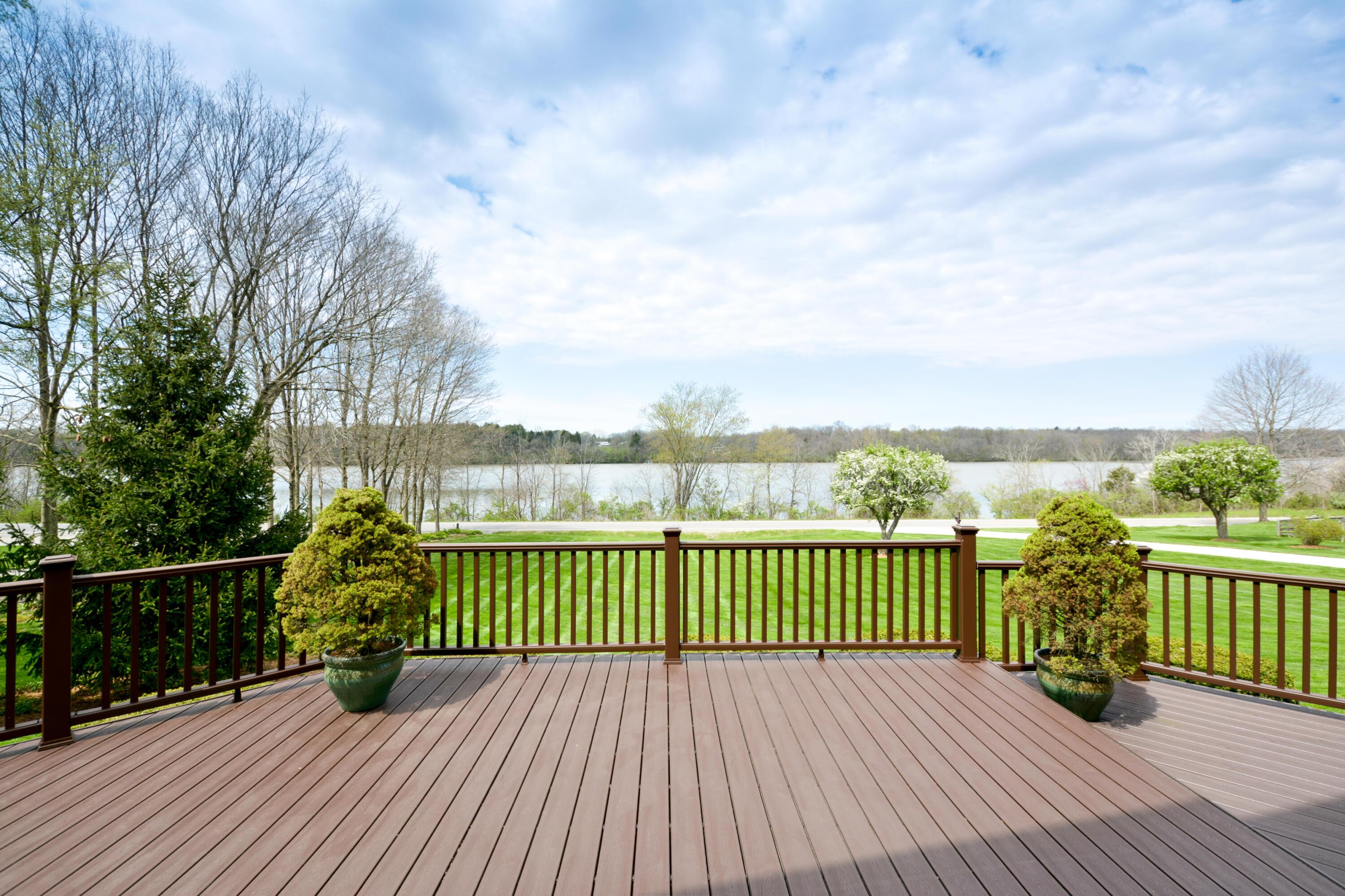 7263 Riverside Drive Property Photo 16