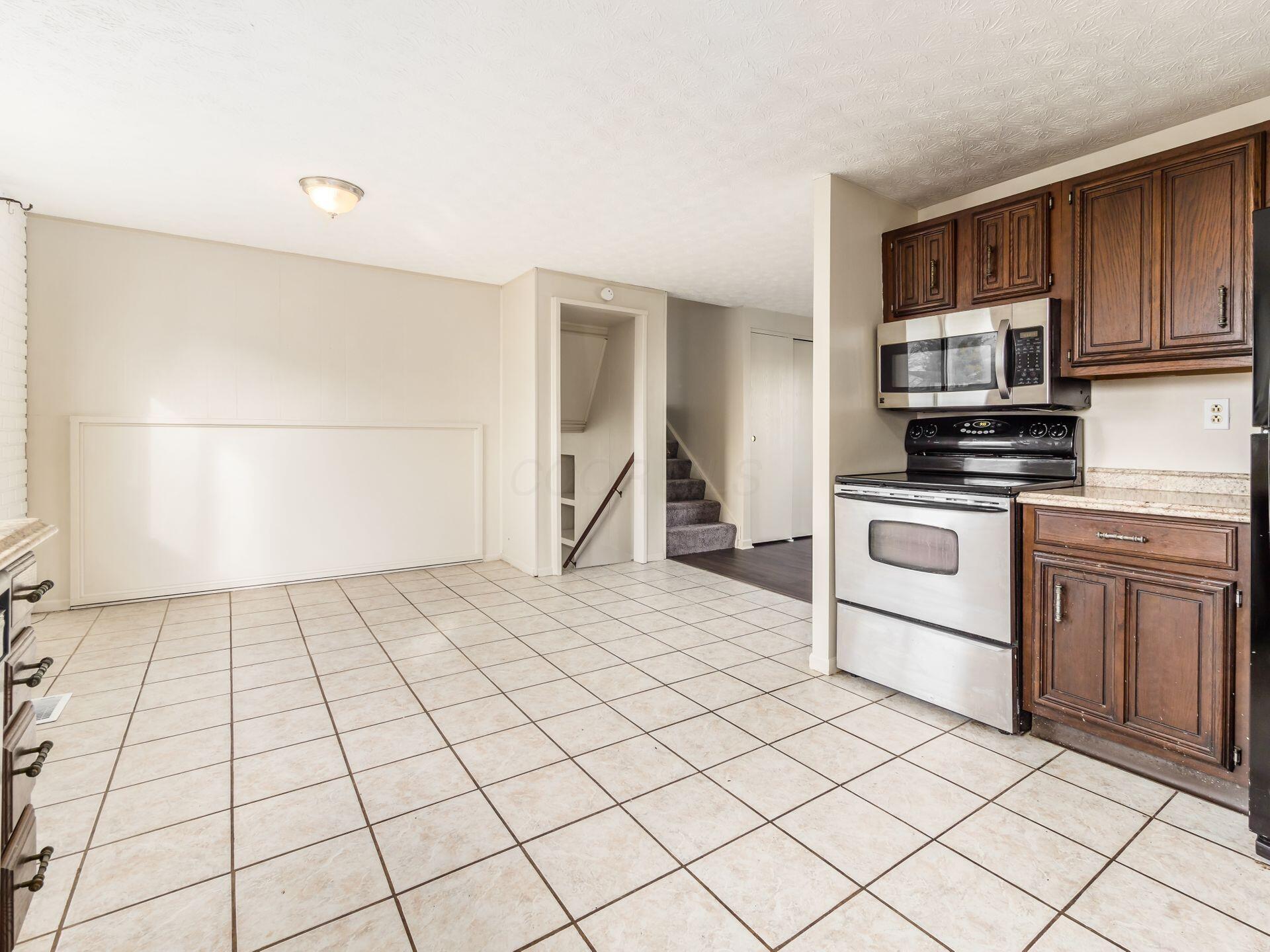 2411 Red Rock Boulevard Property Photo 9
