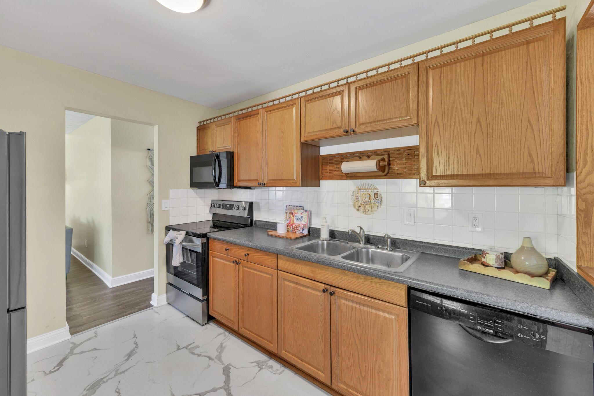 366 Kellybrook Place Property Photo 10