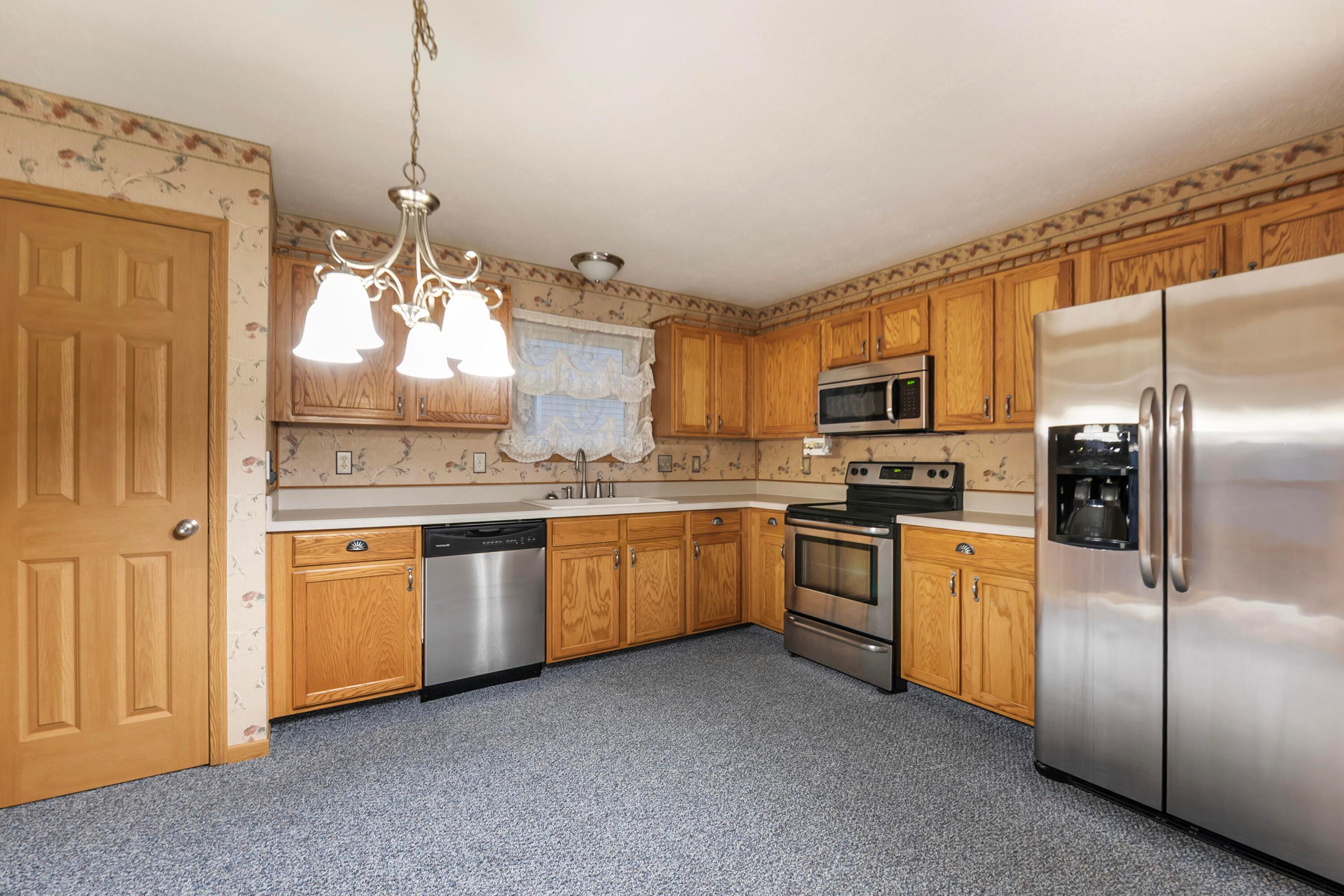 1892 Winterbrook Street Property Photo 7