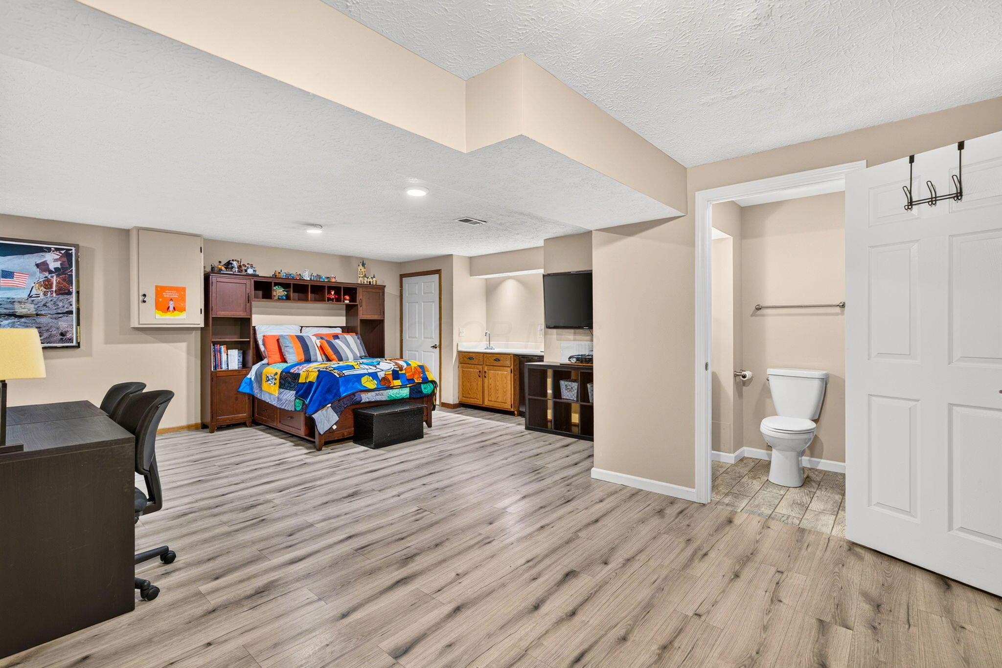 1273 Millstone Square Property Photo 35
