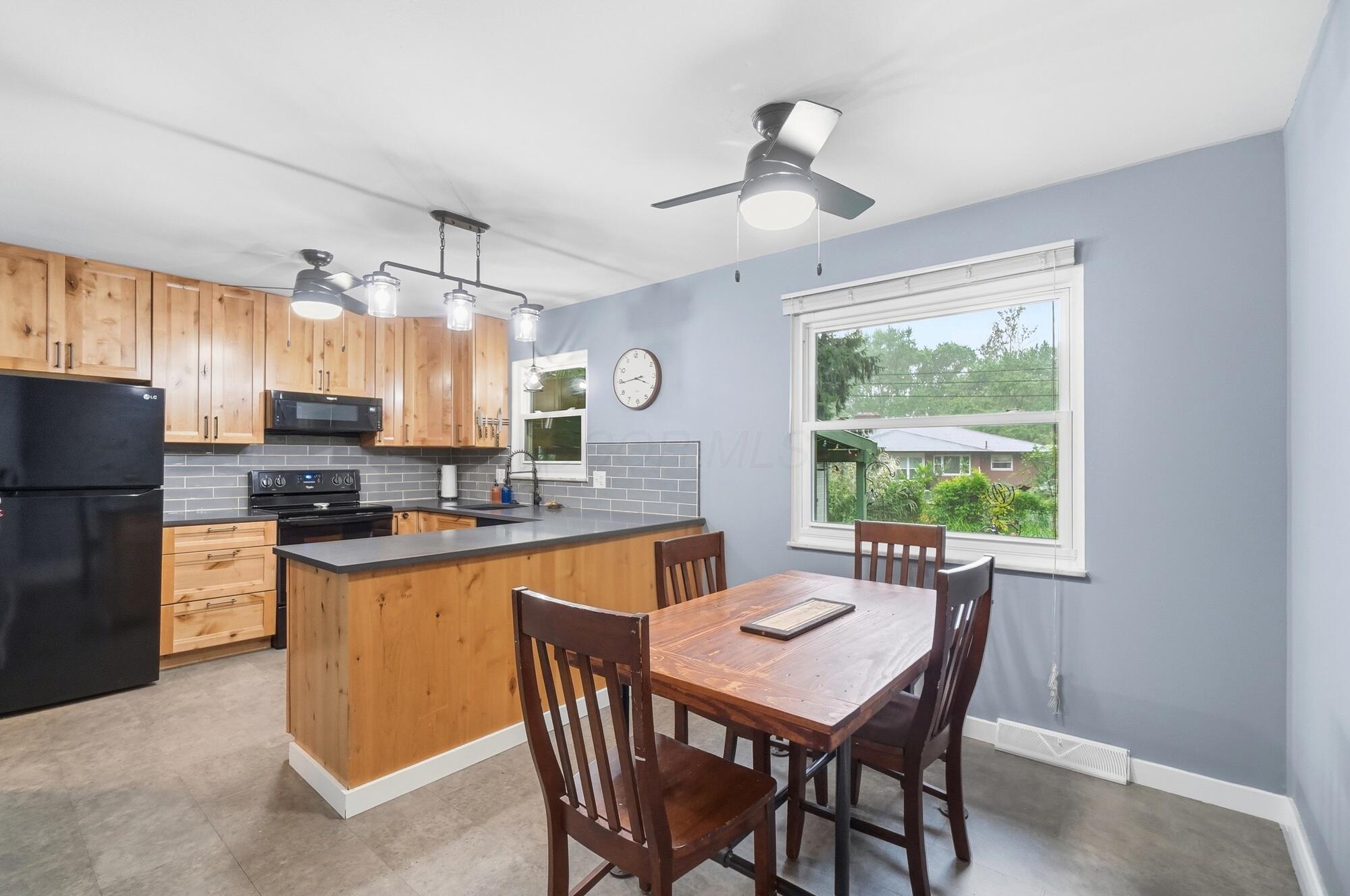 5425 Rockwood Road Property Photo 8