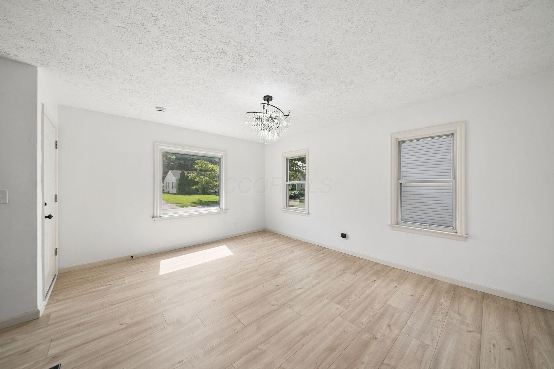 2476 Argyle Drive Property Photo 5