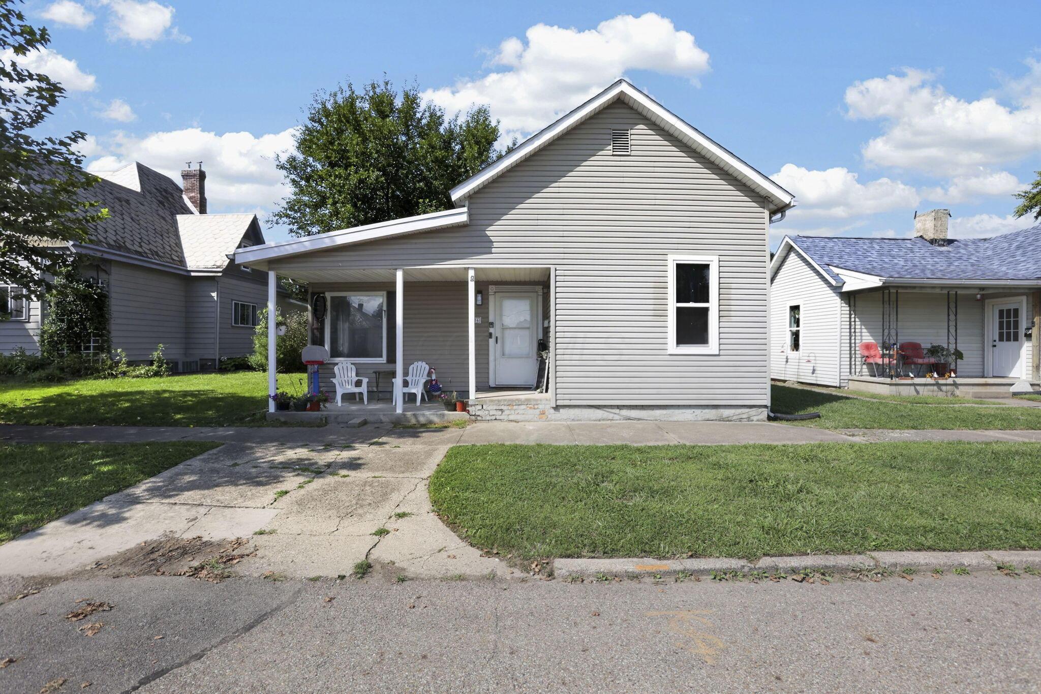 586 E Main Street Property Photo 3