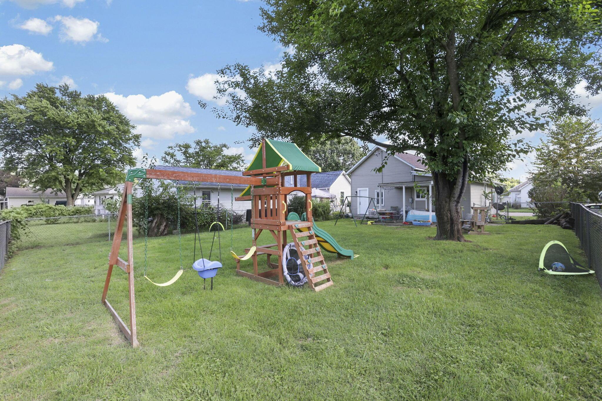 586 E Main Street Property Photo 35