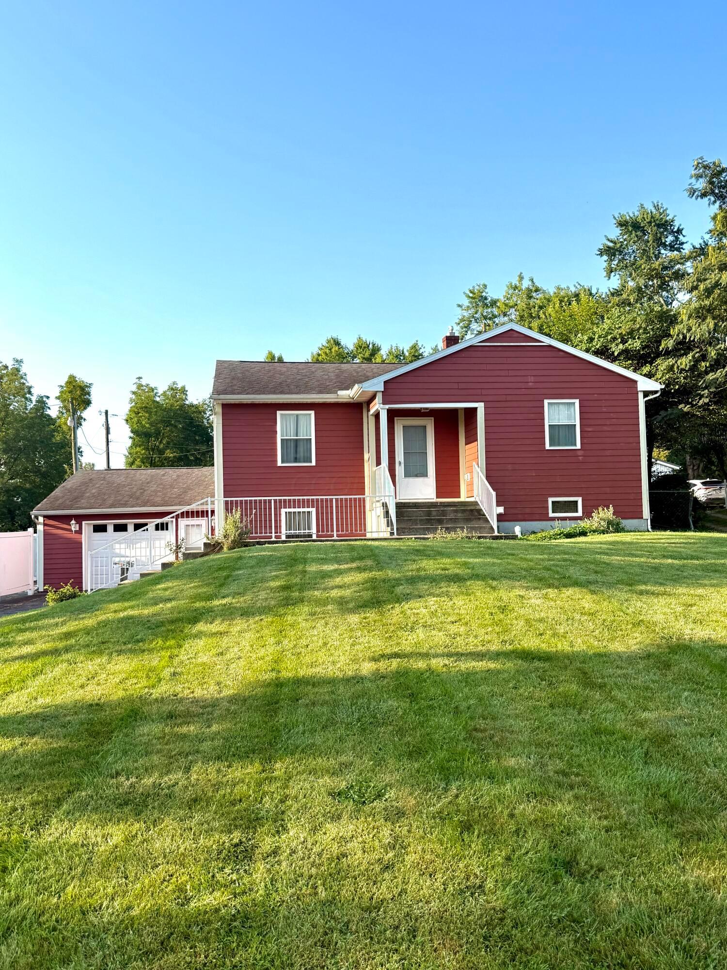 417 W Circle Avenue Property Photo 1