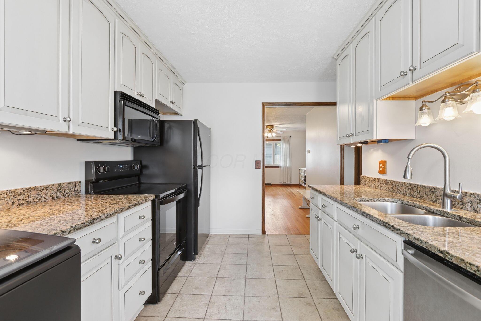 373 Main Street, 373-377 Property Photo 8