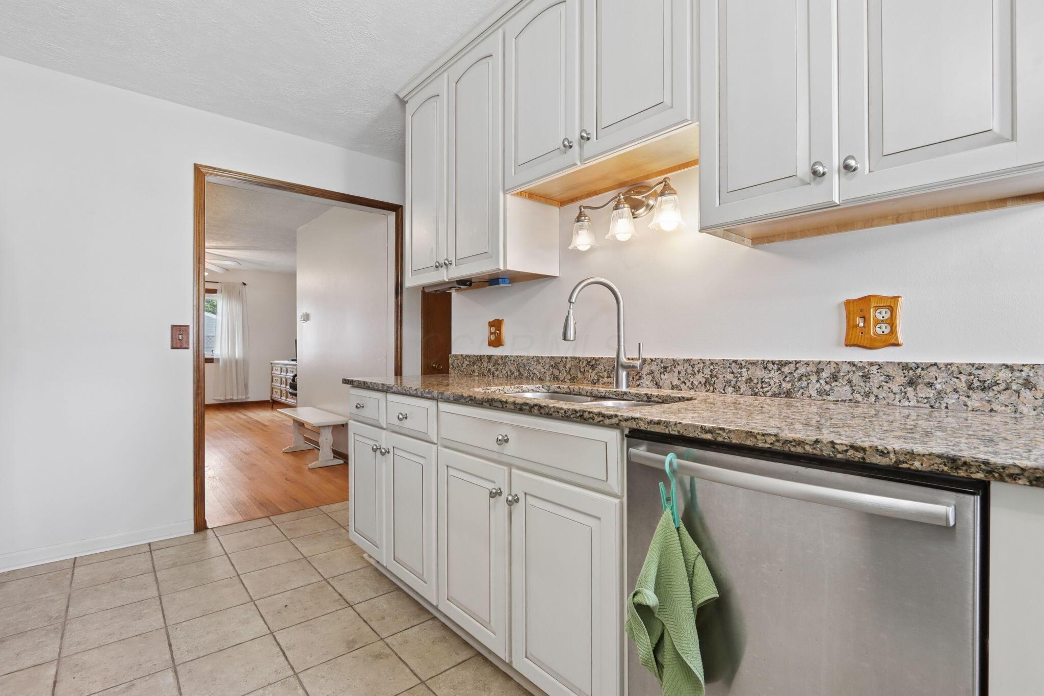 373 Main Street, 373-377 Property Photo 9