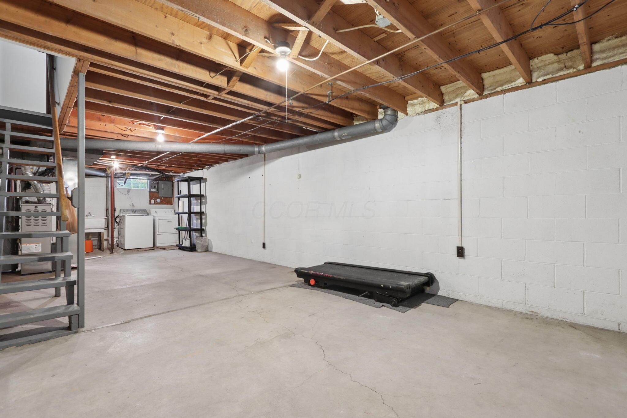 373 Main Street, 373-377 Property Photo 22