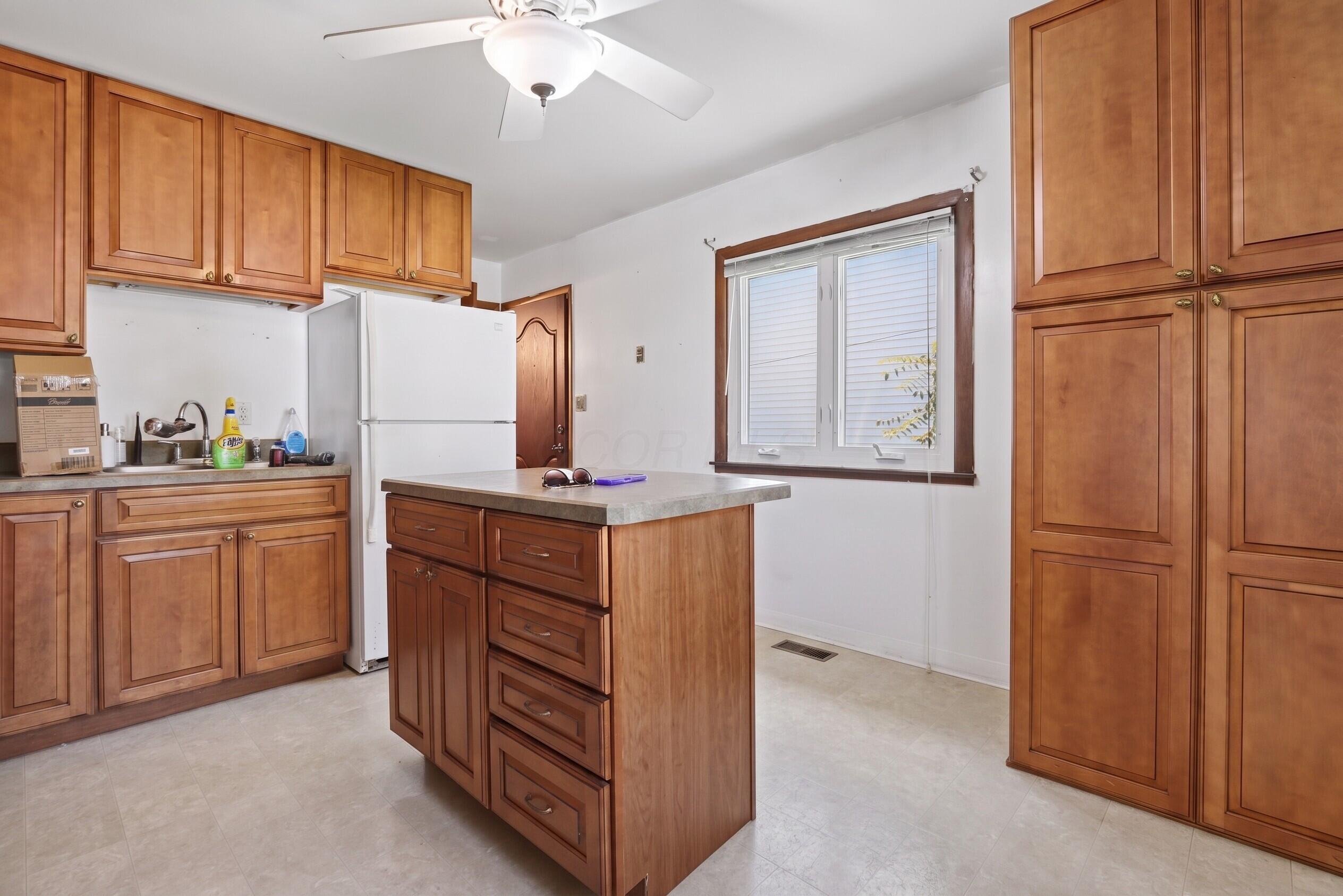 373 Main Street, 373-377 Property Photo 32