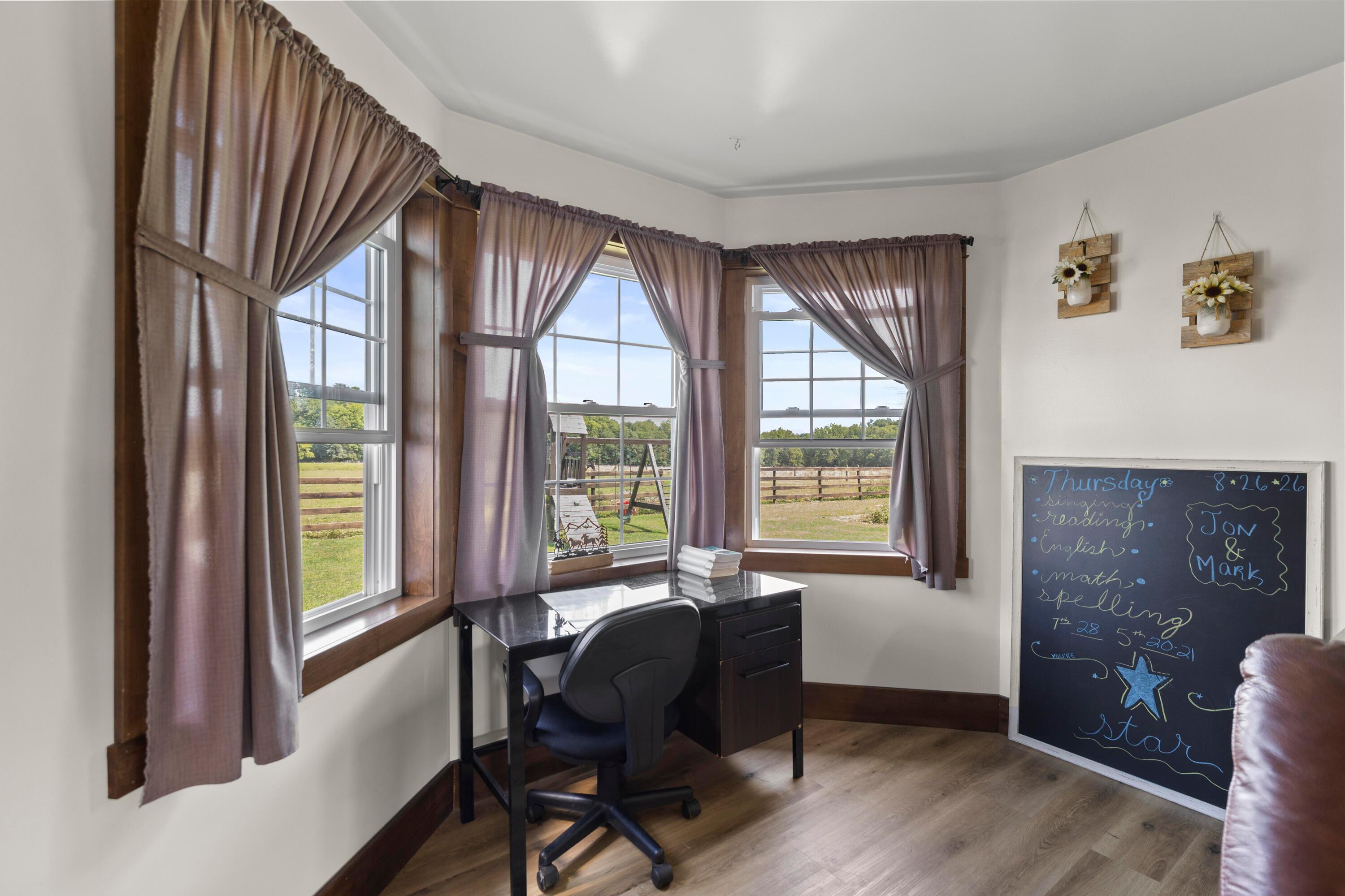 27261 Newcastle Road Property Photo 17