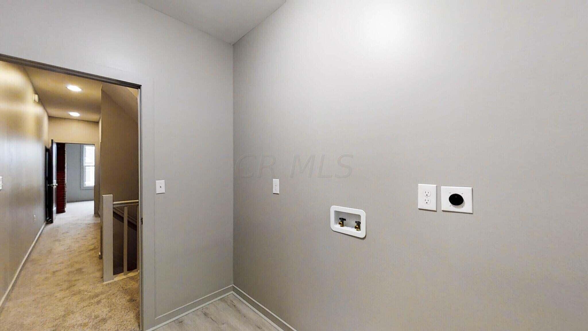 1242 E Mound Street Property Photo 18
