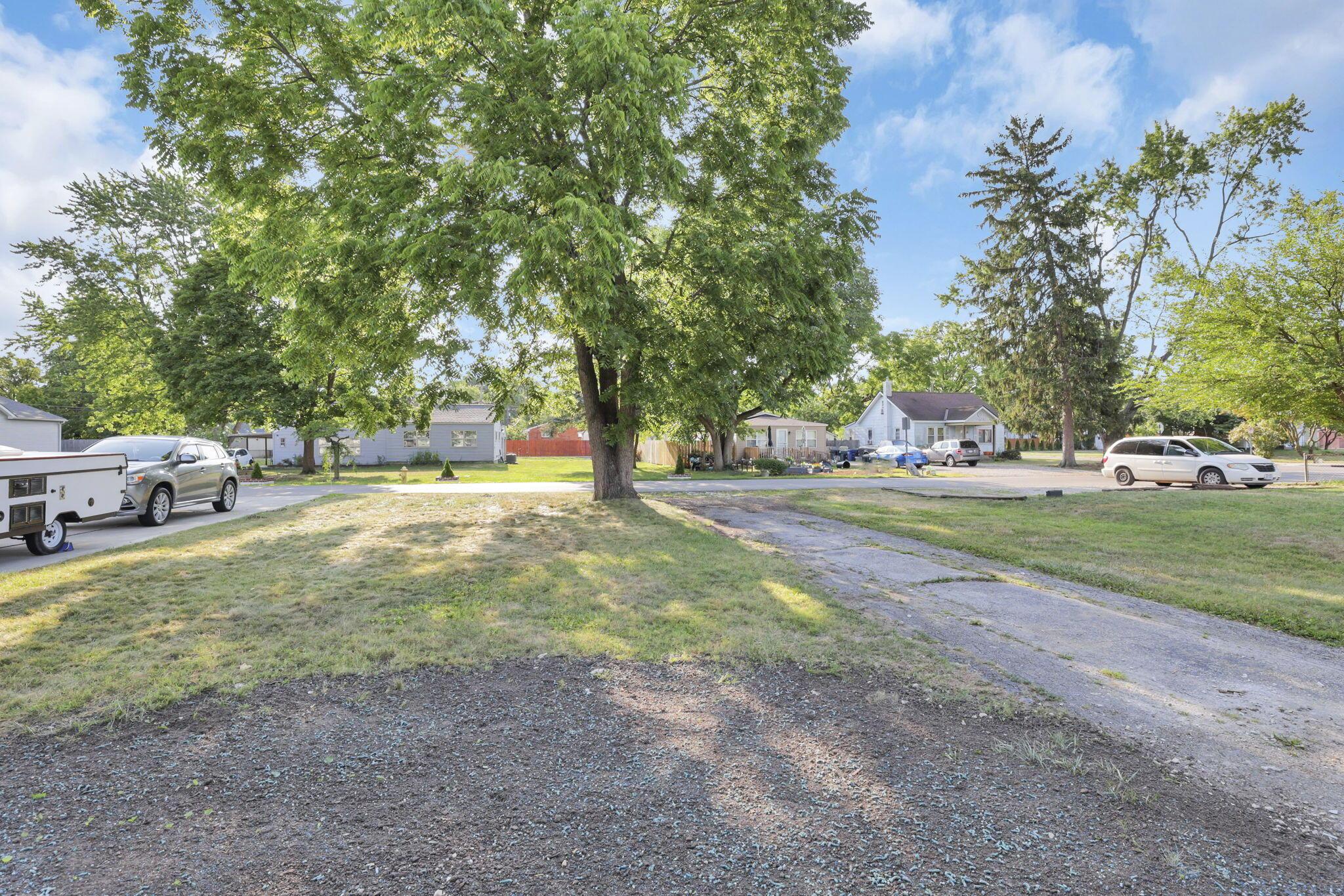 561 Erickson Avenue Property Photo 28
