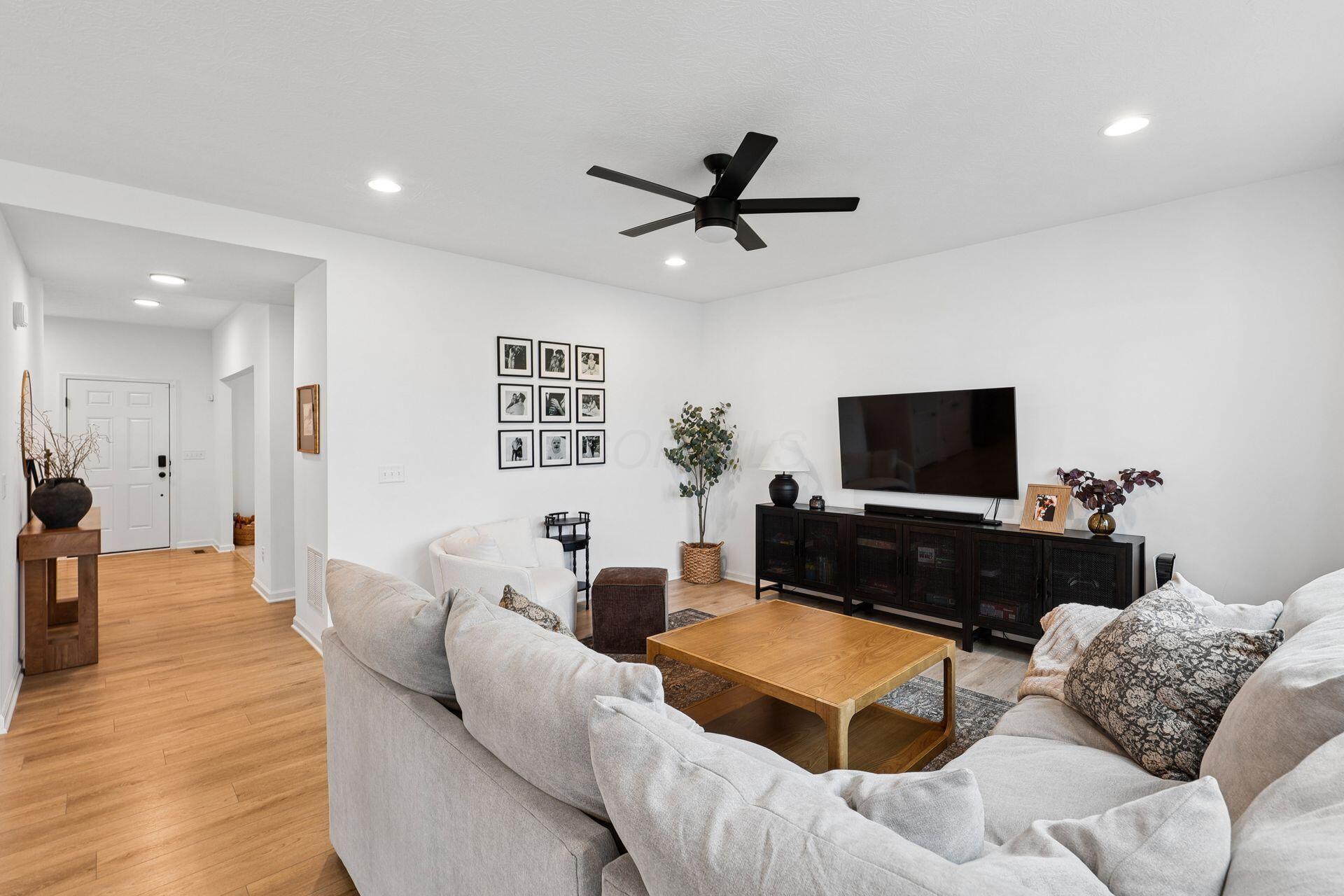 2105 Ashby Way Property Photo 5