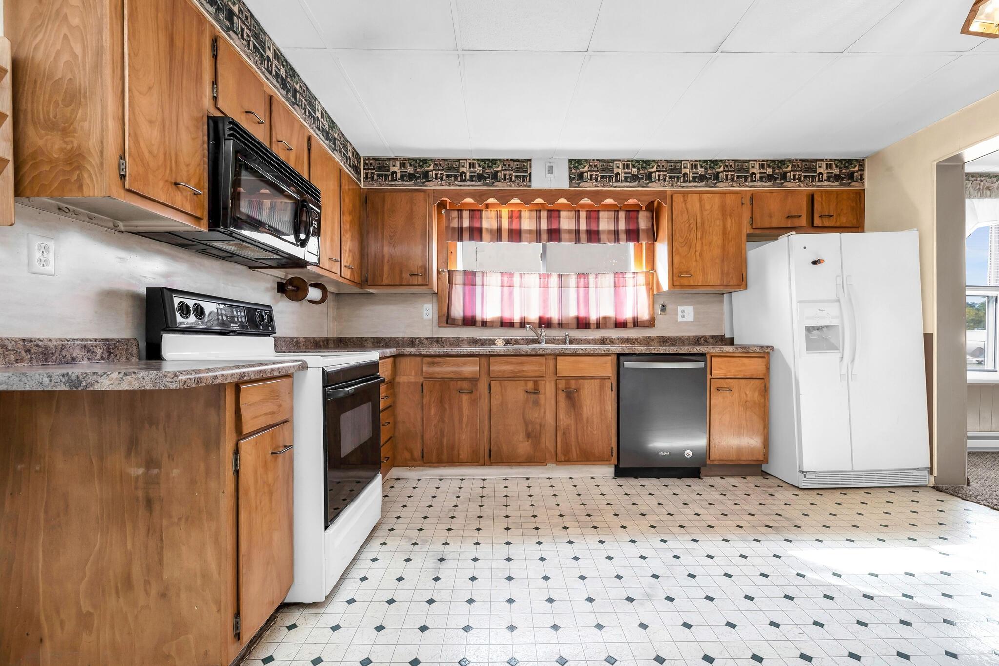 111 S Boggs Street Property Photo 10