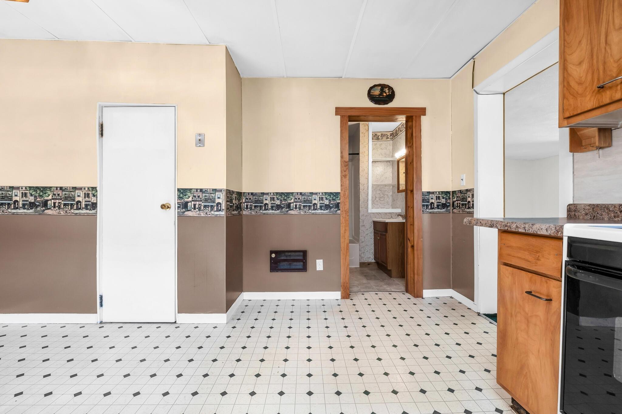 111 S Boggs Street Property Photo 12
