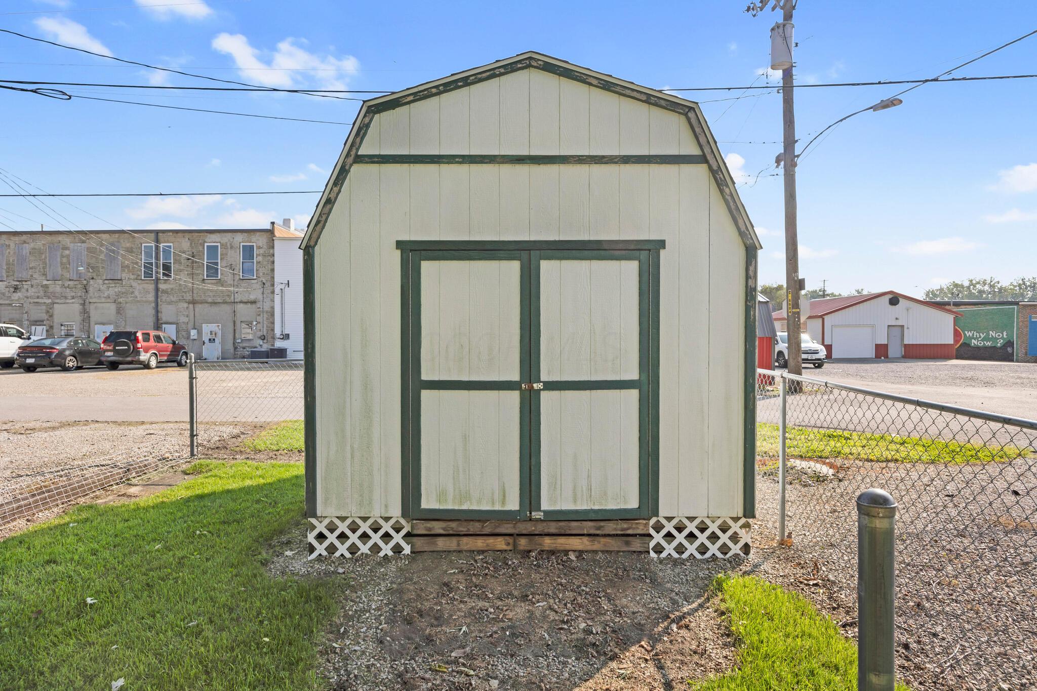111 S Boggs Street Property Photo 34