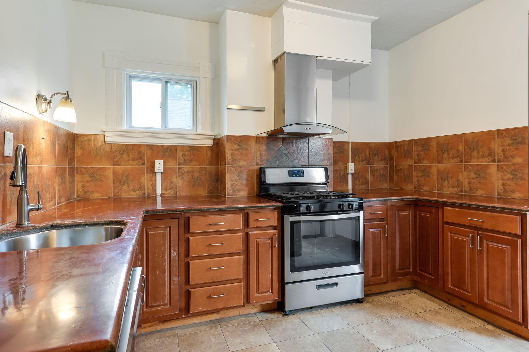 848 Franklin Avenue Property Photo 18