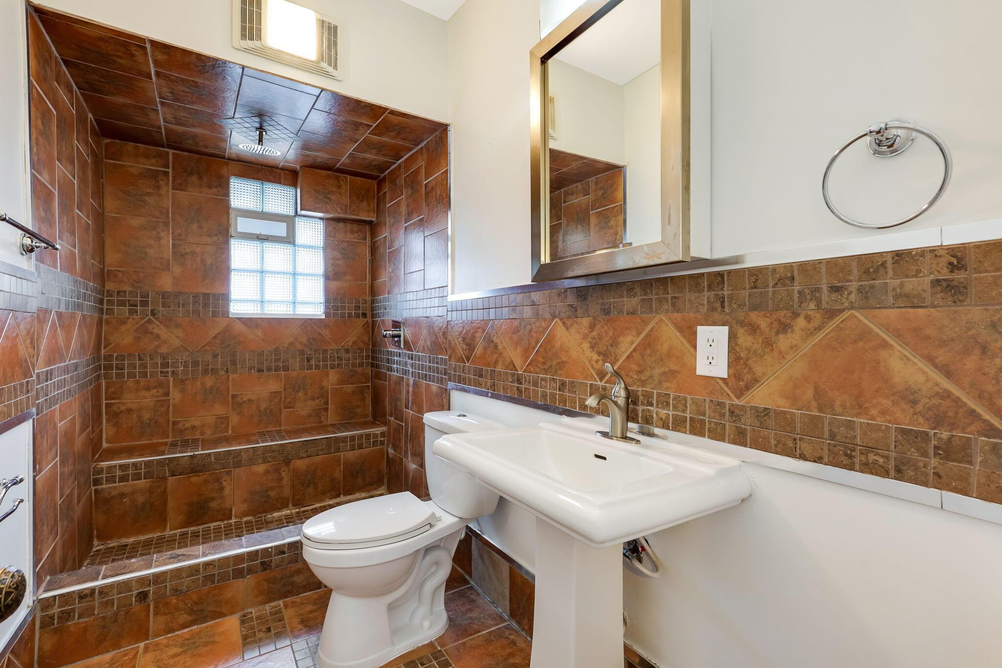 848-850 Franklin Avenue Property Photo 25