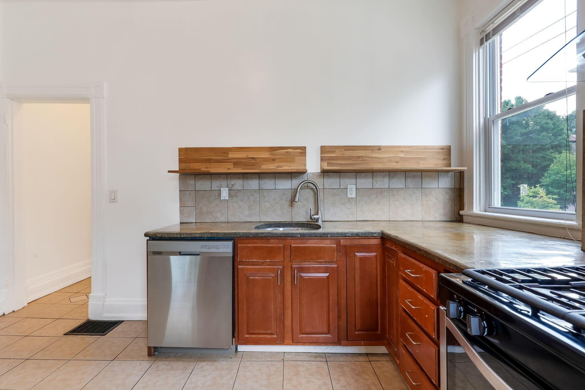 848 Franklin Avenue Property Photo 44