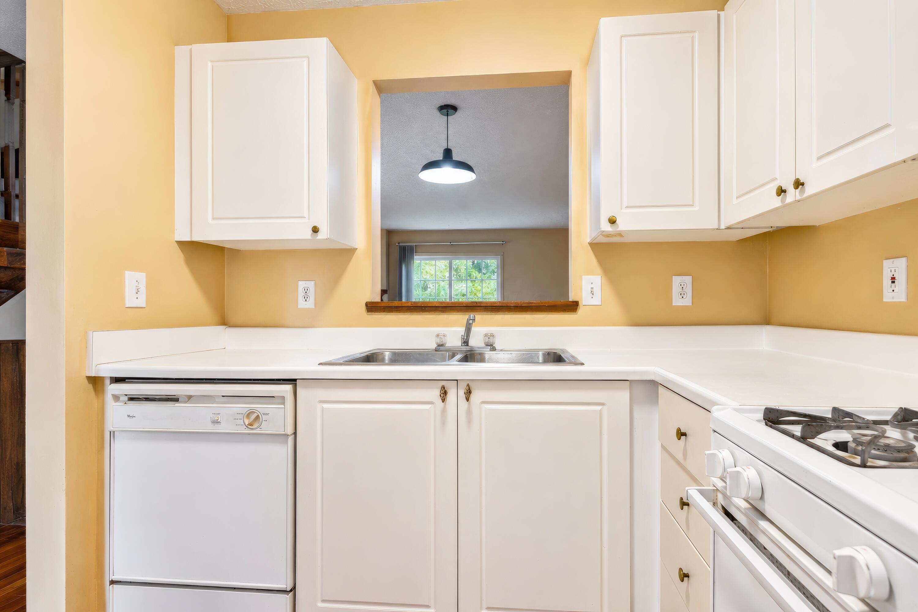 238 Macfalls Way, 87c Property Photo 5