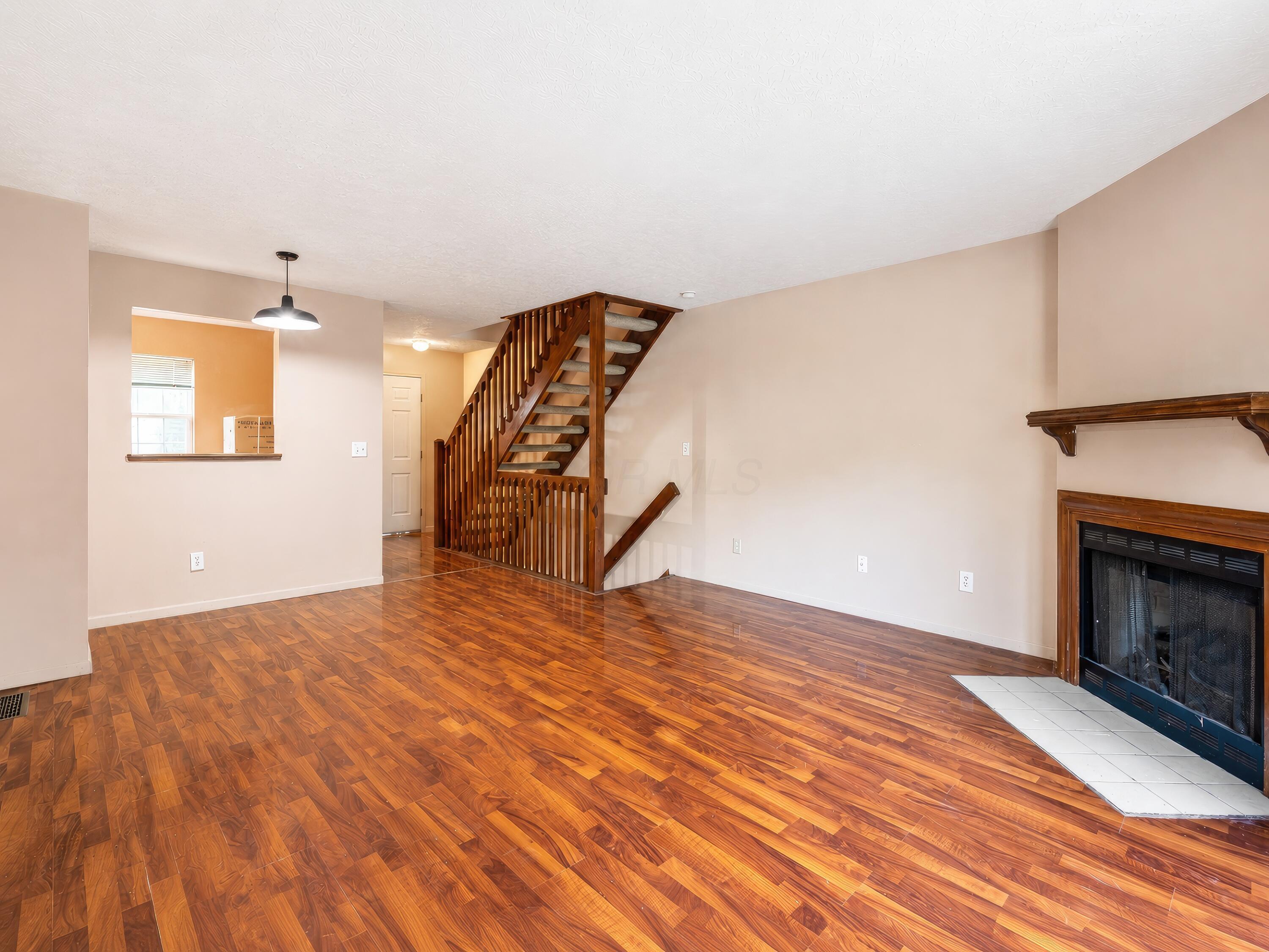 238 Macfalls Way, 87c Property Photo 7