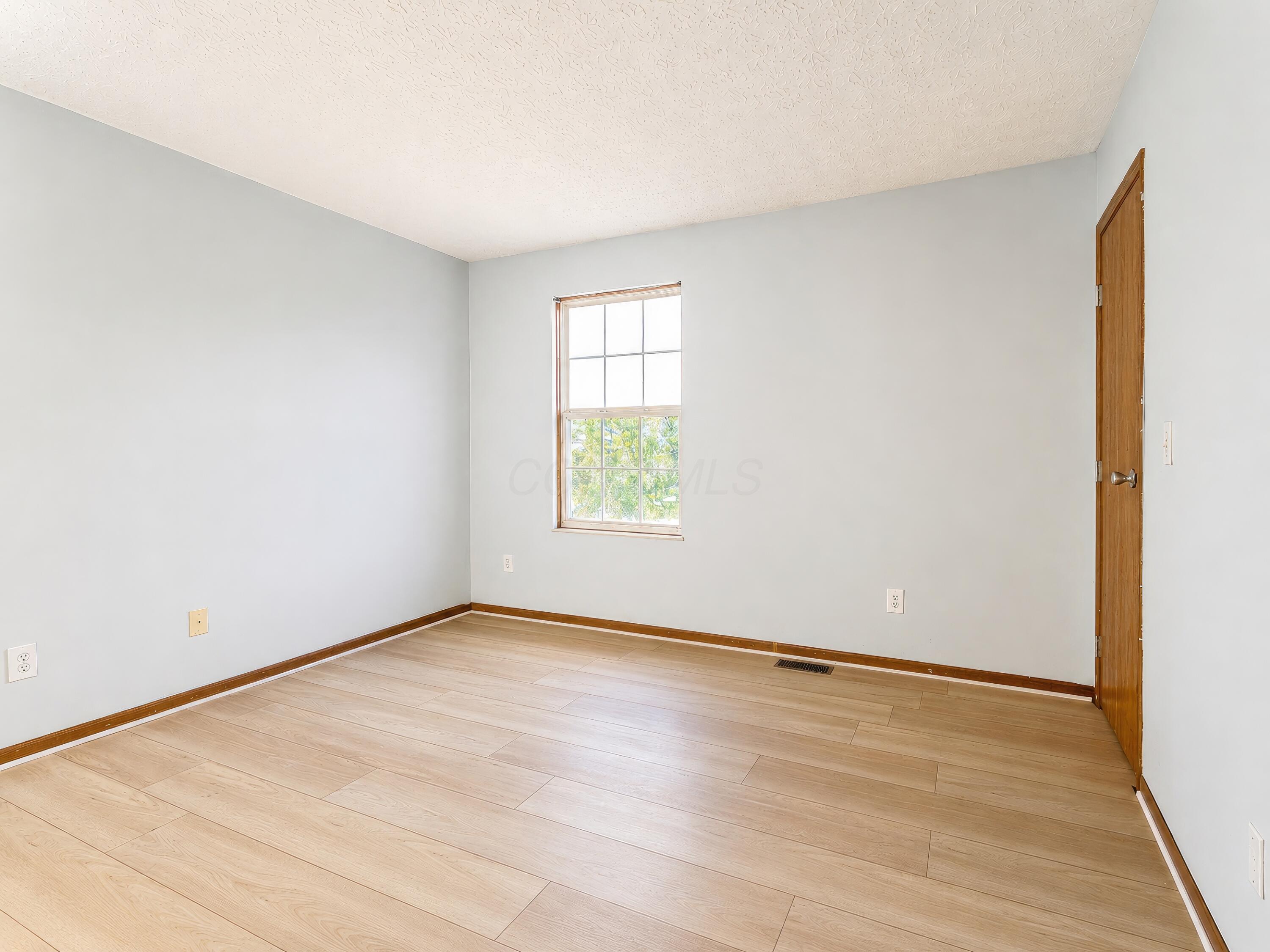 238 Macfalls Way, 87c Property Photo 9