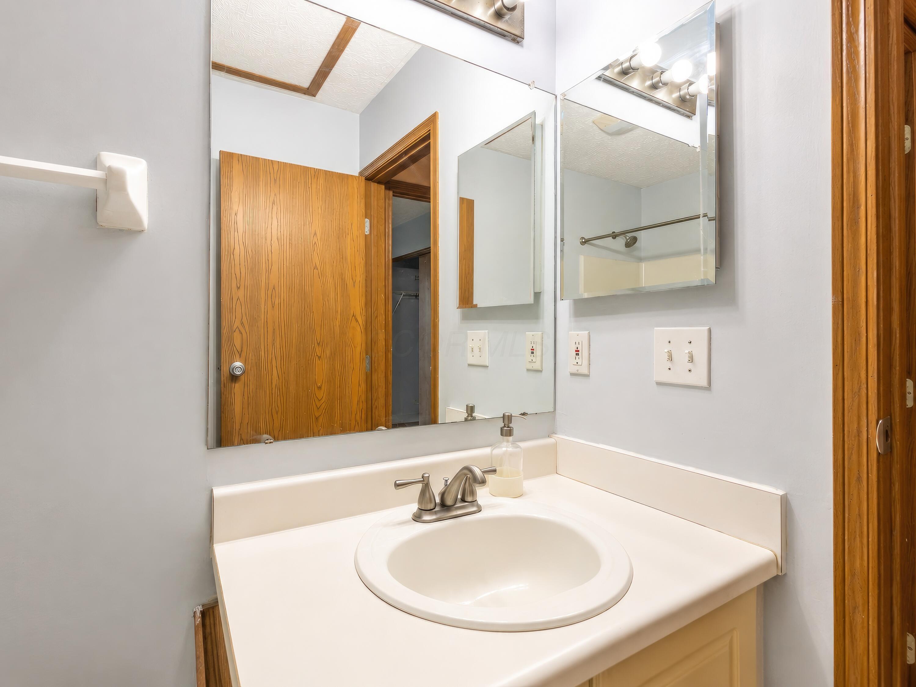 238 Macfalls Way, 87c Property Photo 16