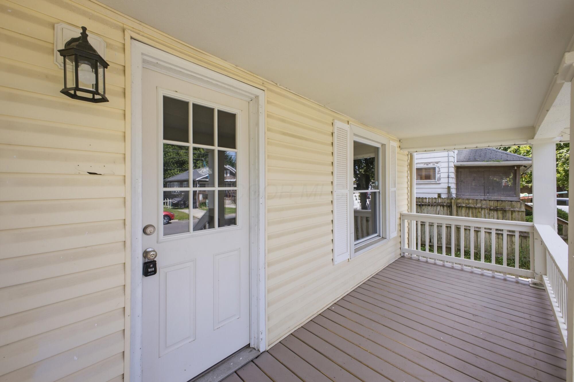 738 Windsor Street Property Photo 4