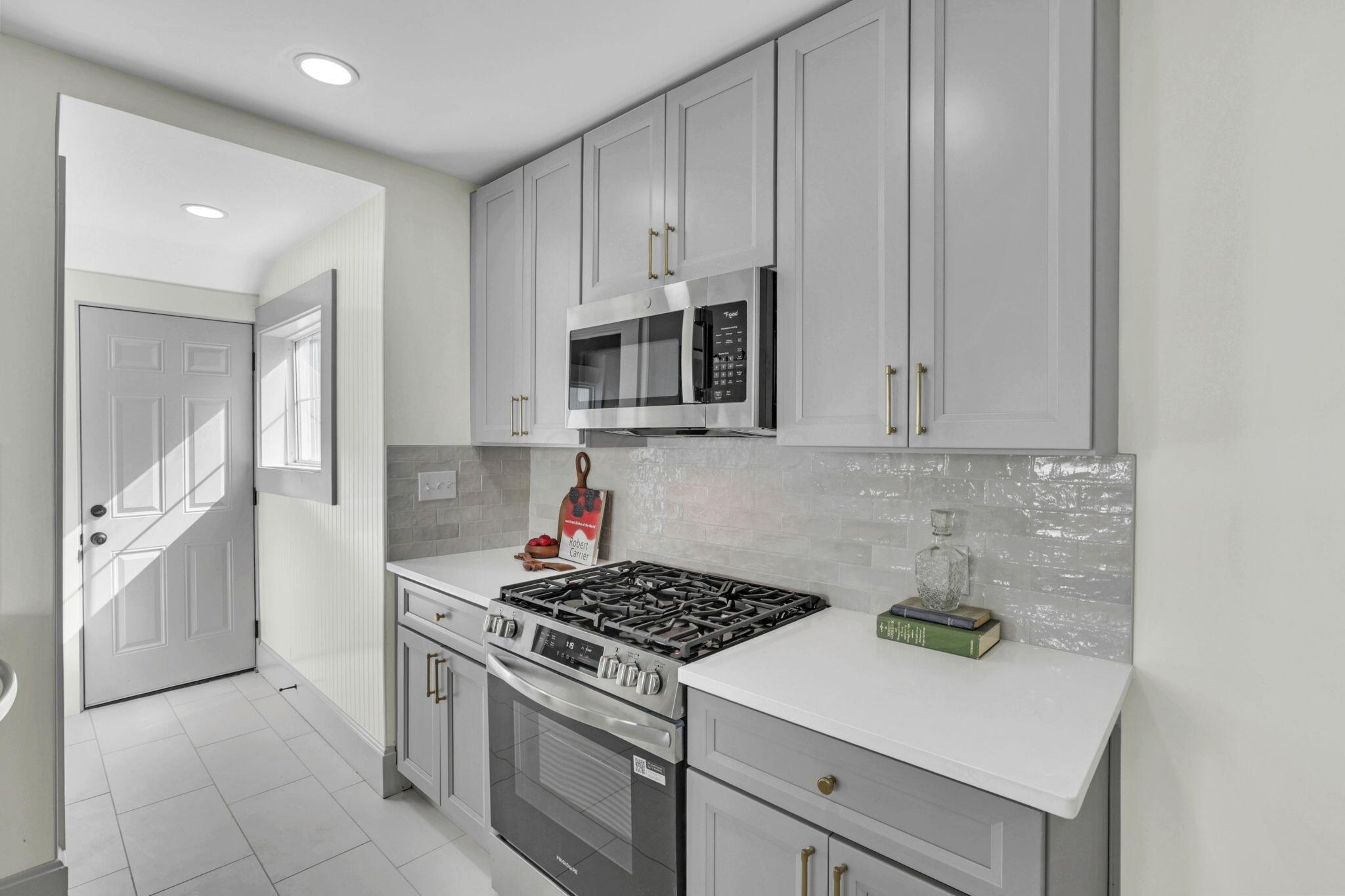 272 E Markison Avenue Property Photo 14