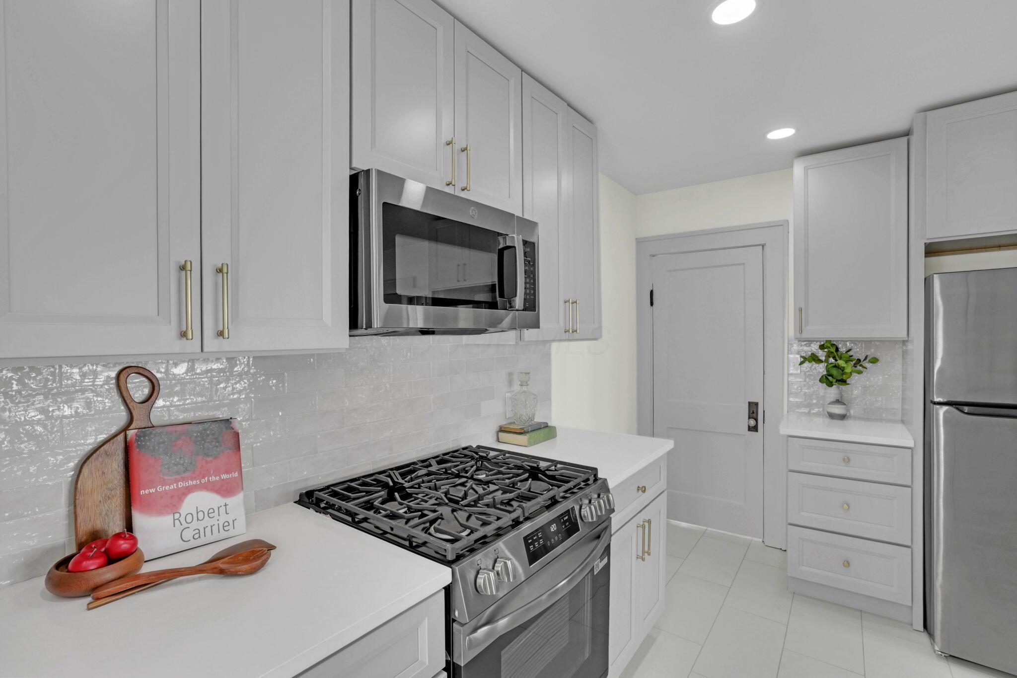 272 E Markison Avenue Property Photo 16