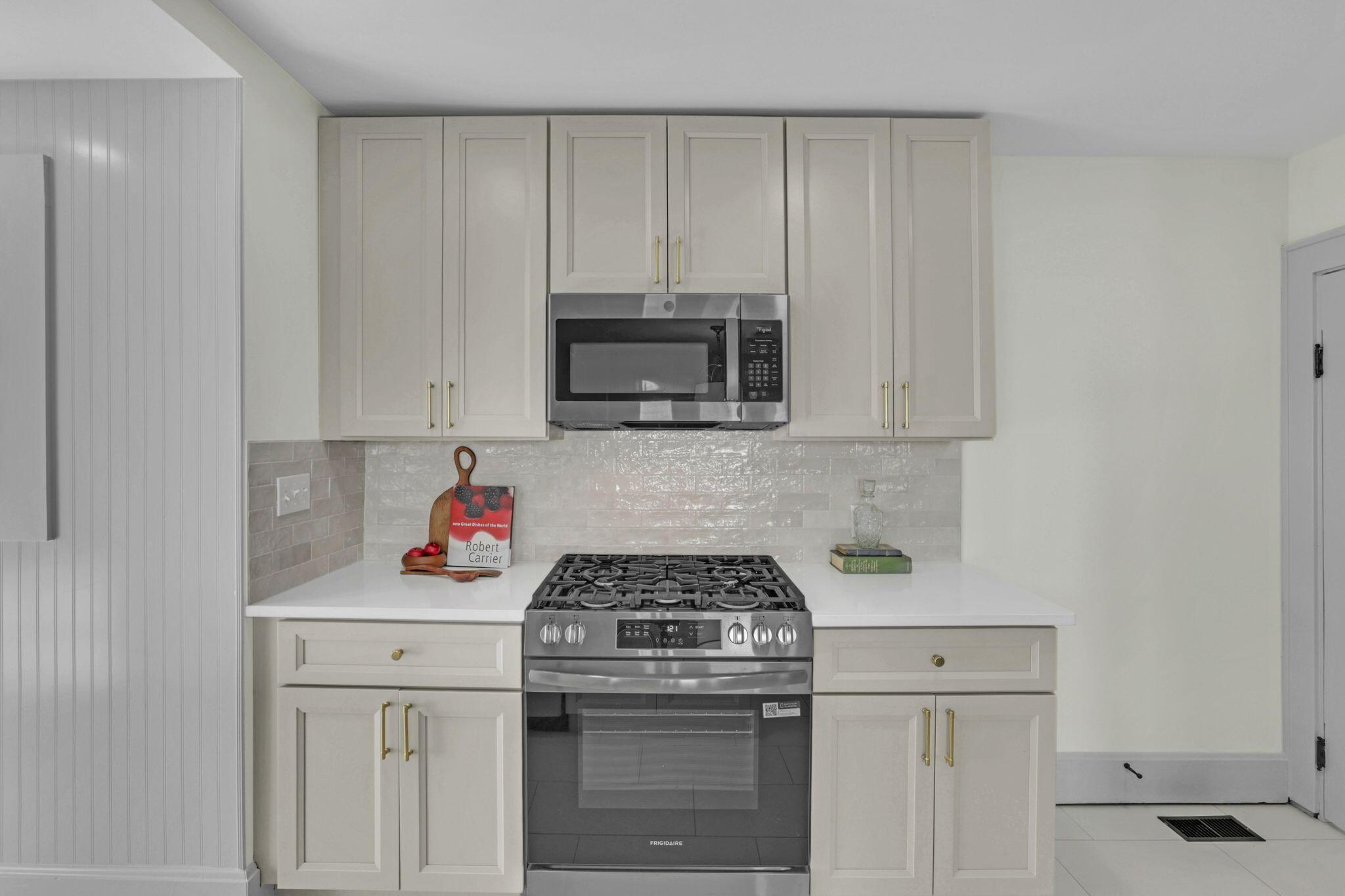 272 E Markison Avenue Property Photo 17