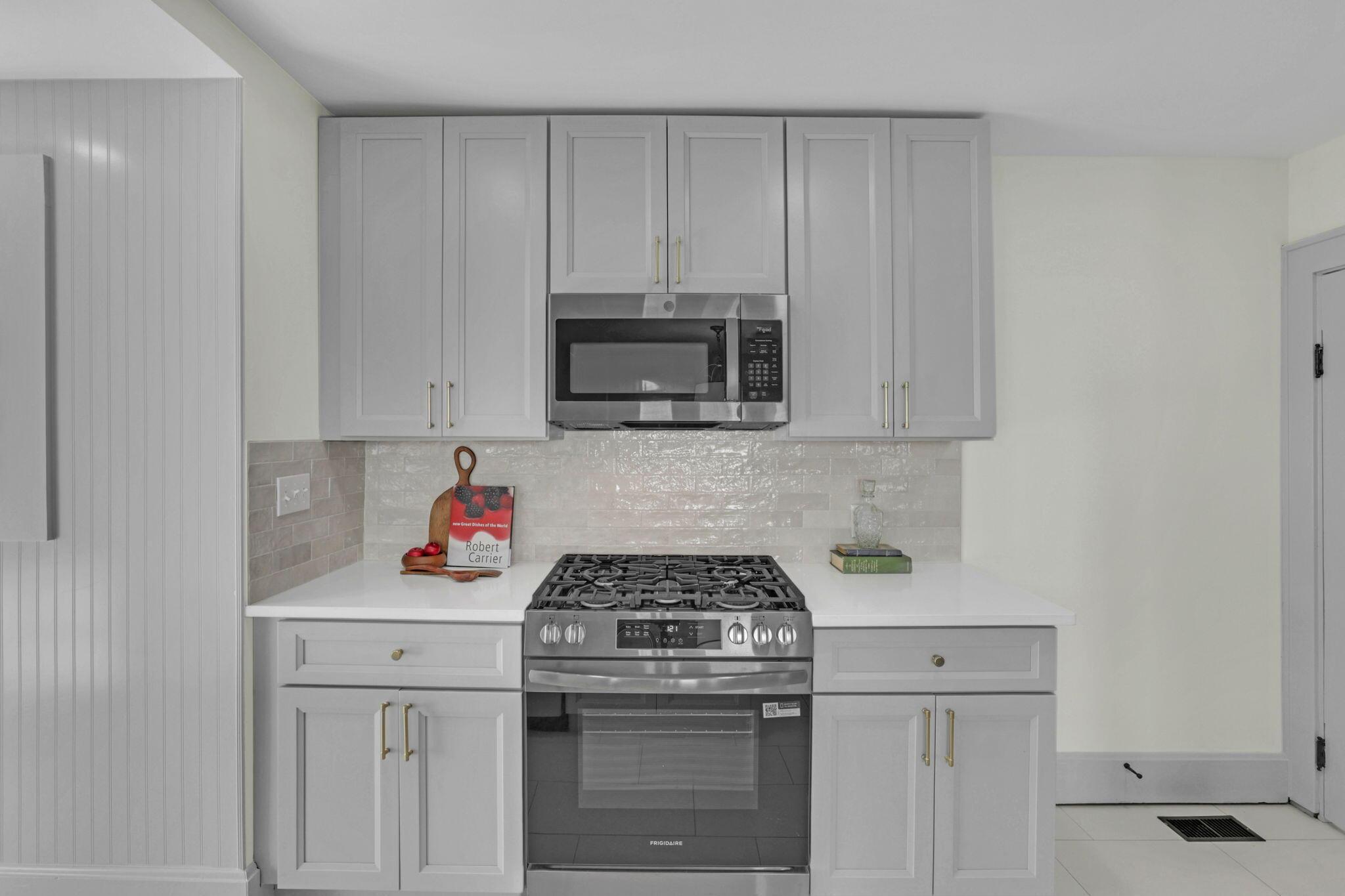 272 E Markison Avenue Property Photo 18